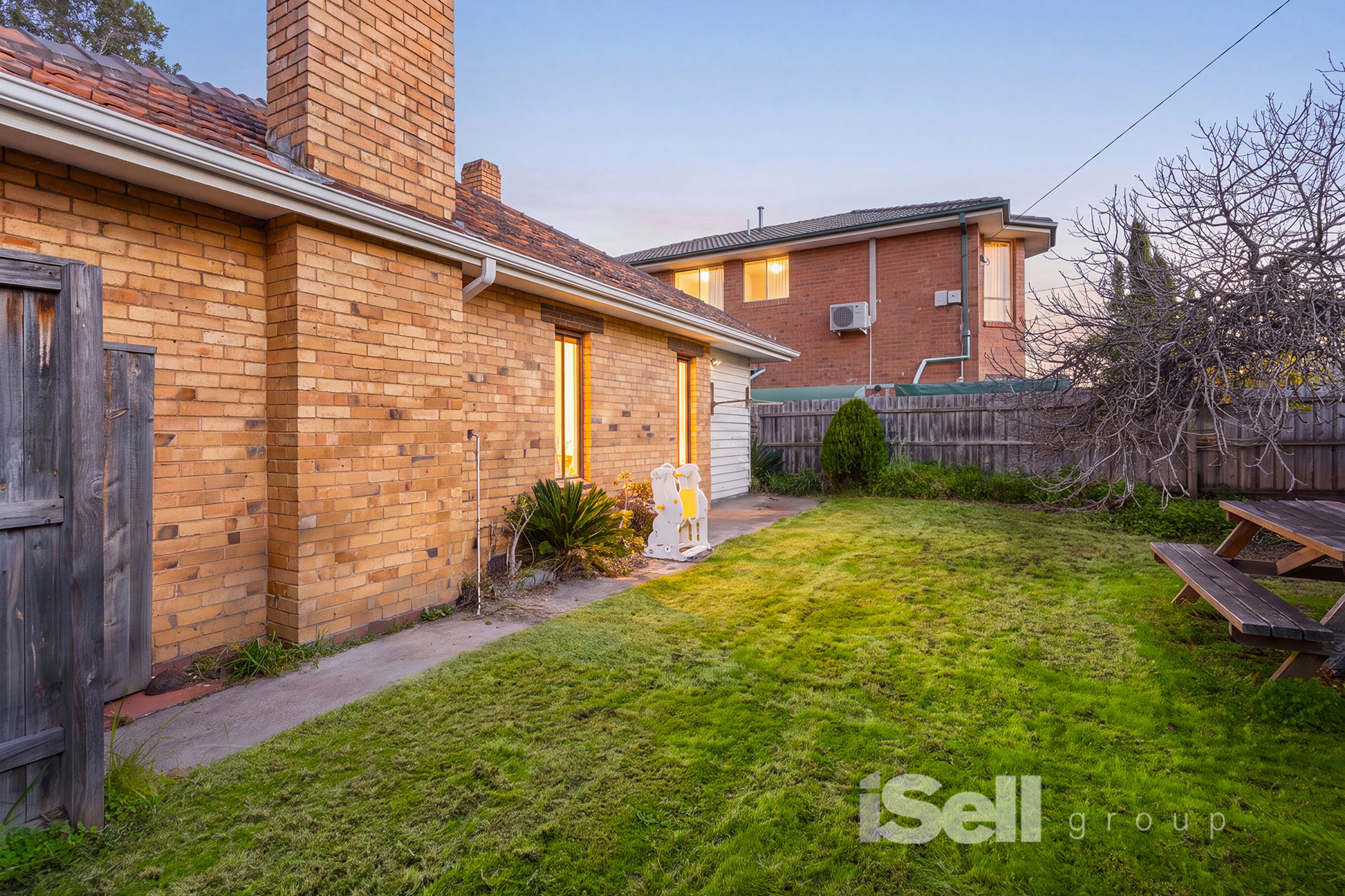 40 Browns Road, Clayton - Thumbnail 3