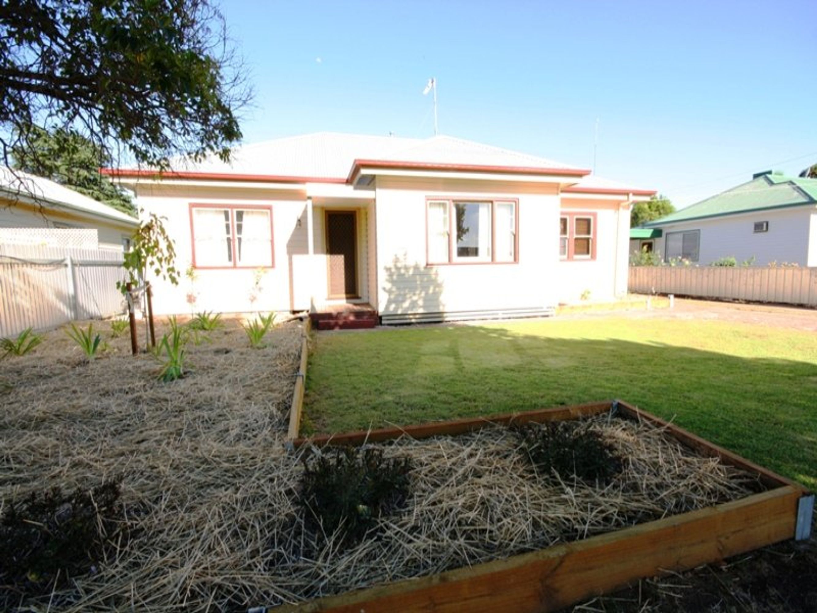 52 Bennett Road, Horsham VIC 3400, Horsham - Thumbnail 2