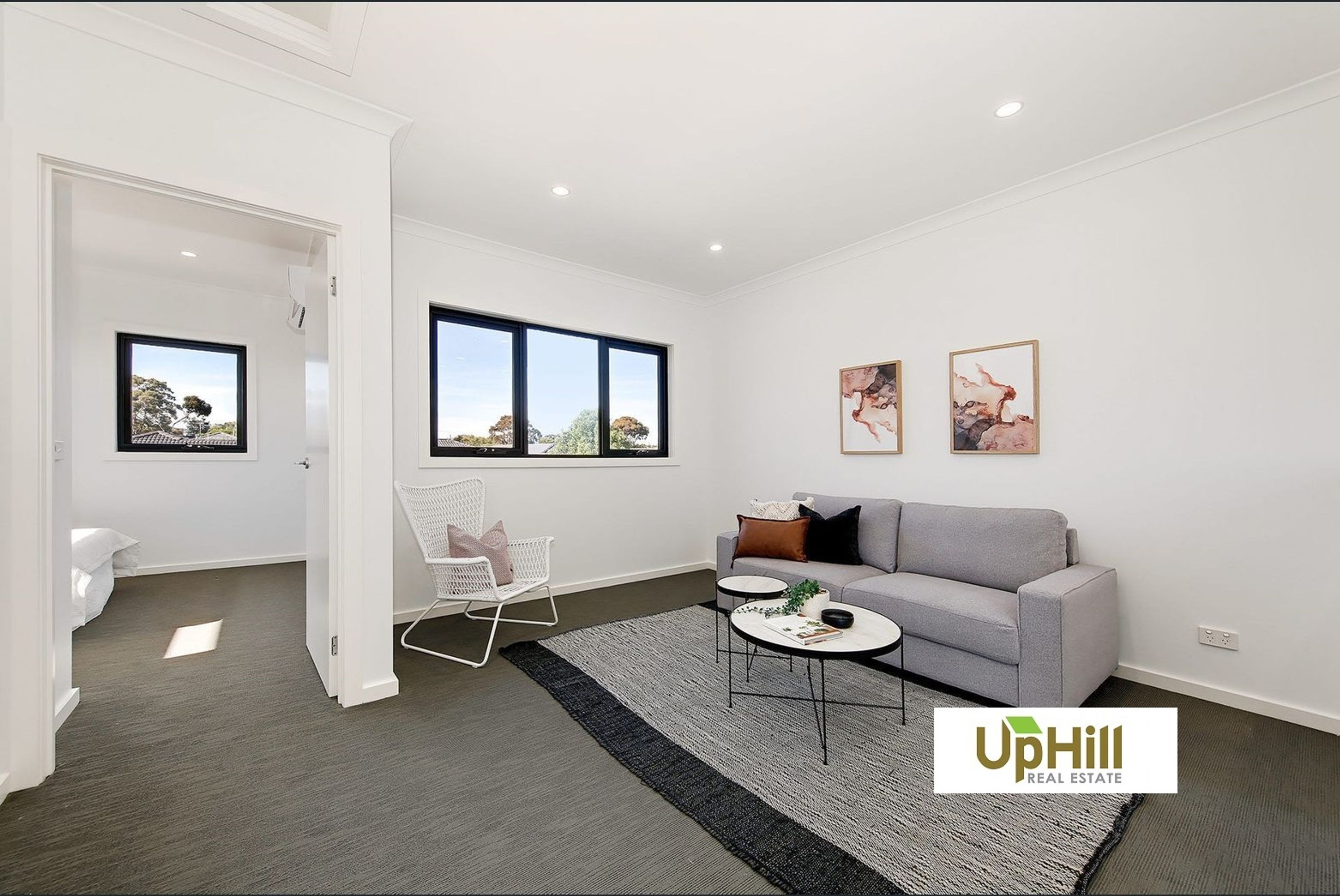 32 AMESBURY WAY, Clyde North - Thumbnail 2