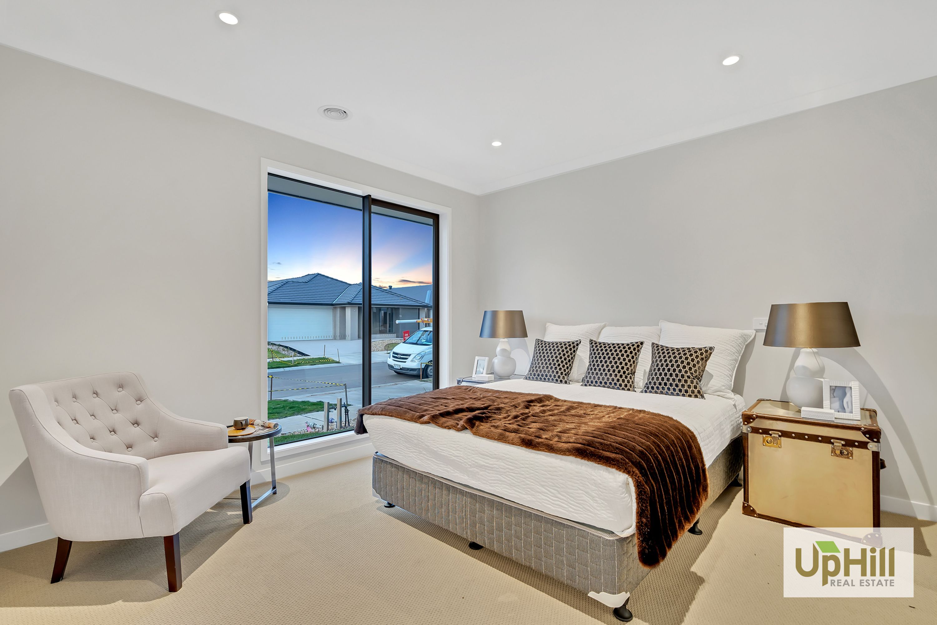 21 SHULZE DRIVE, Clyde North - Thumbnail 3