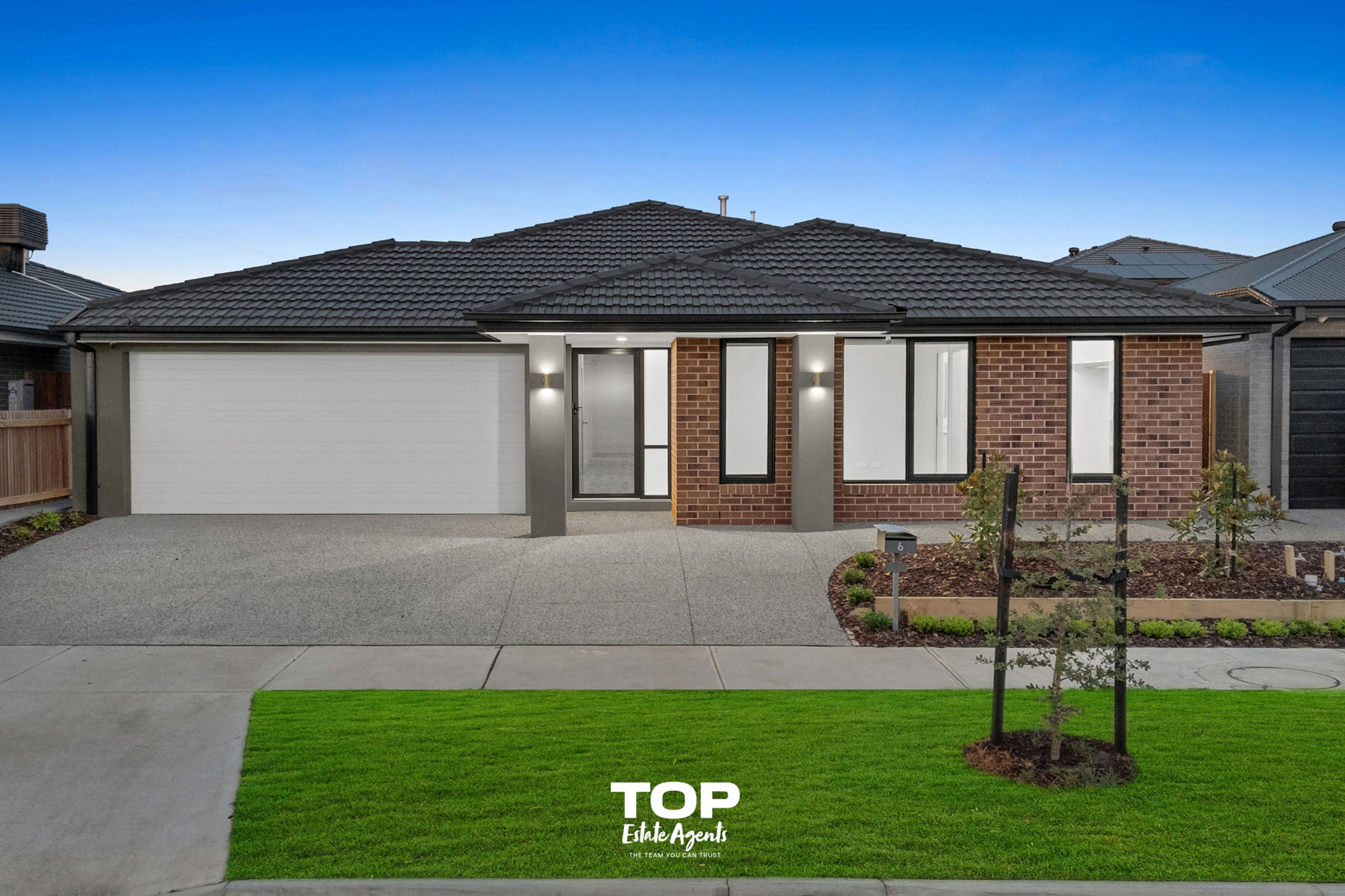6 Gippsland Avenue, Clyde North - Thumbnail 2