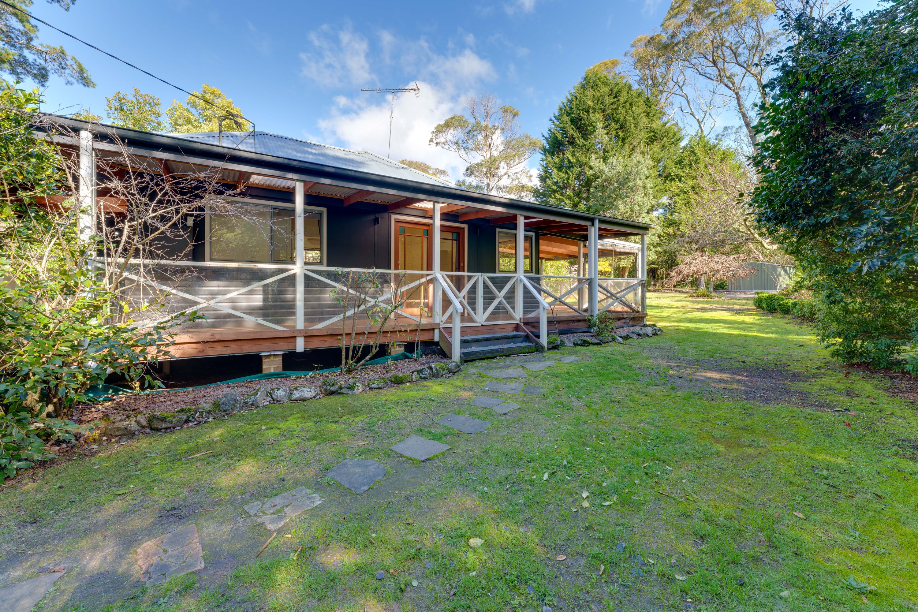 131 Burrawang Street, Katoomba - Thumbnail 2
