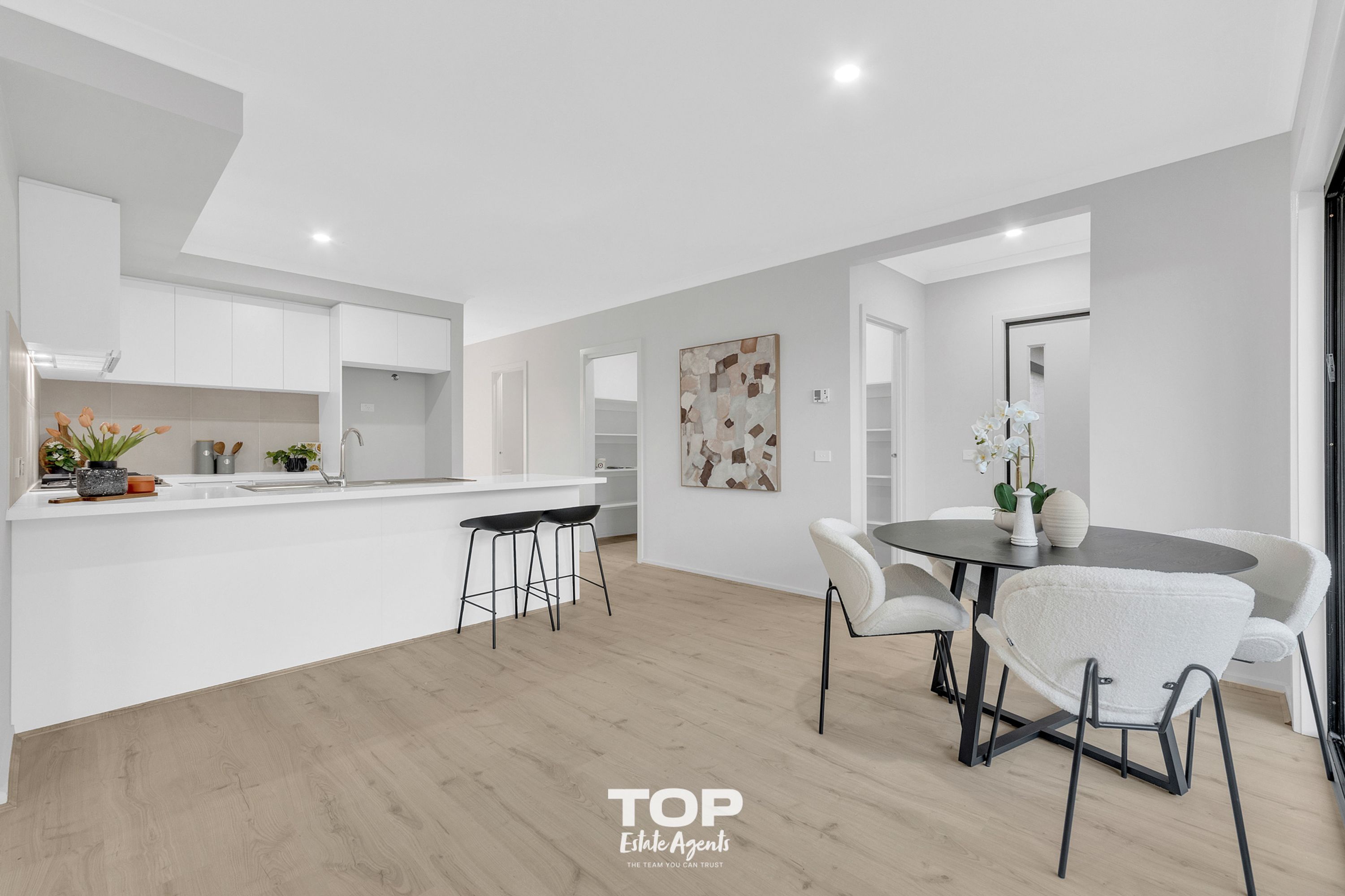 13 Gobelins Walk, Clyde North - Thumbnail 7