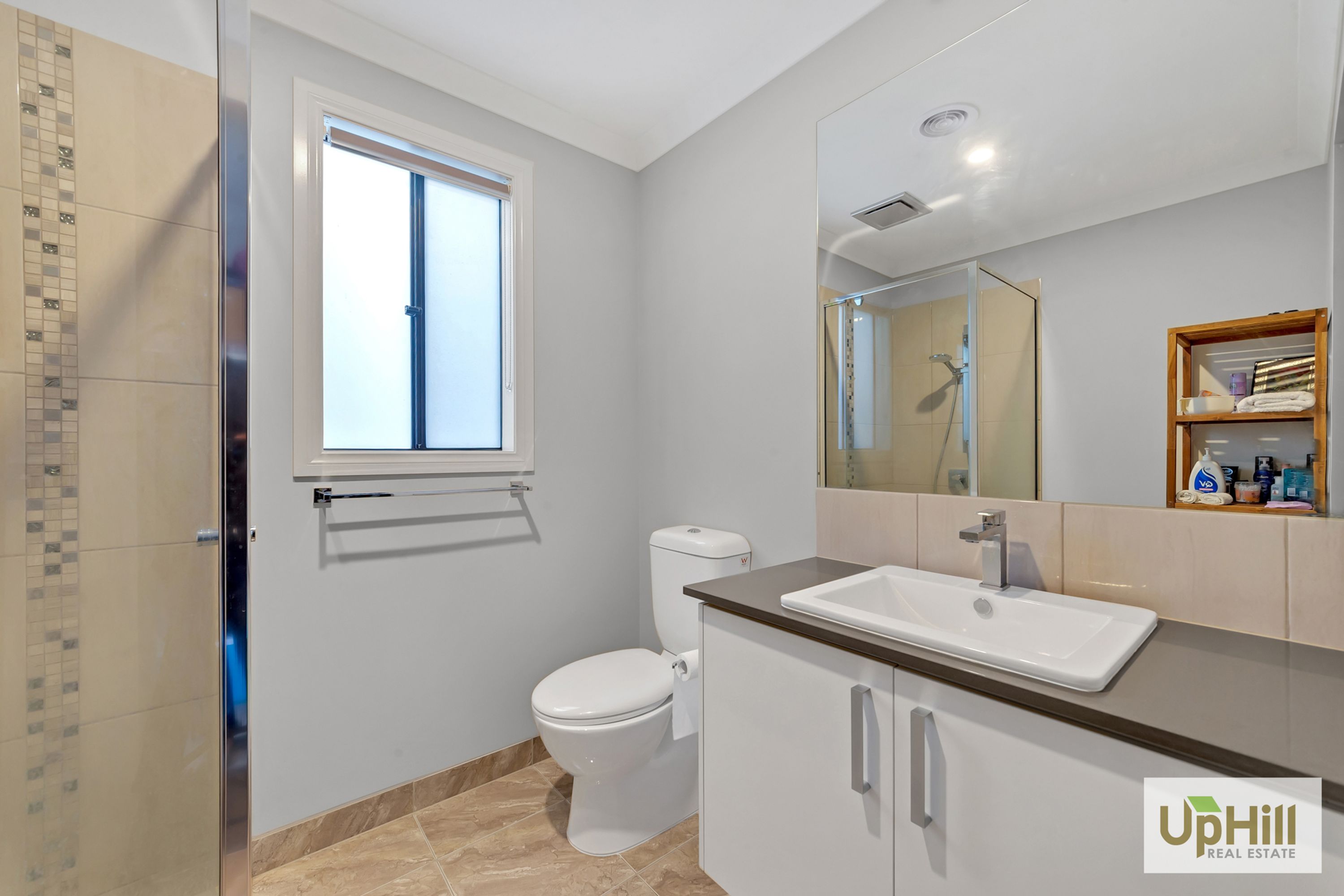 8 Dalziell Crescent, Cranbourne North - Thumbnail 3