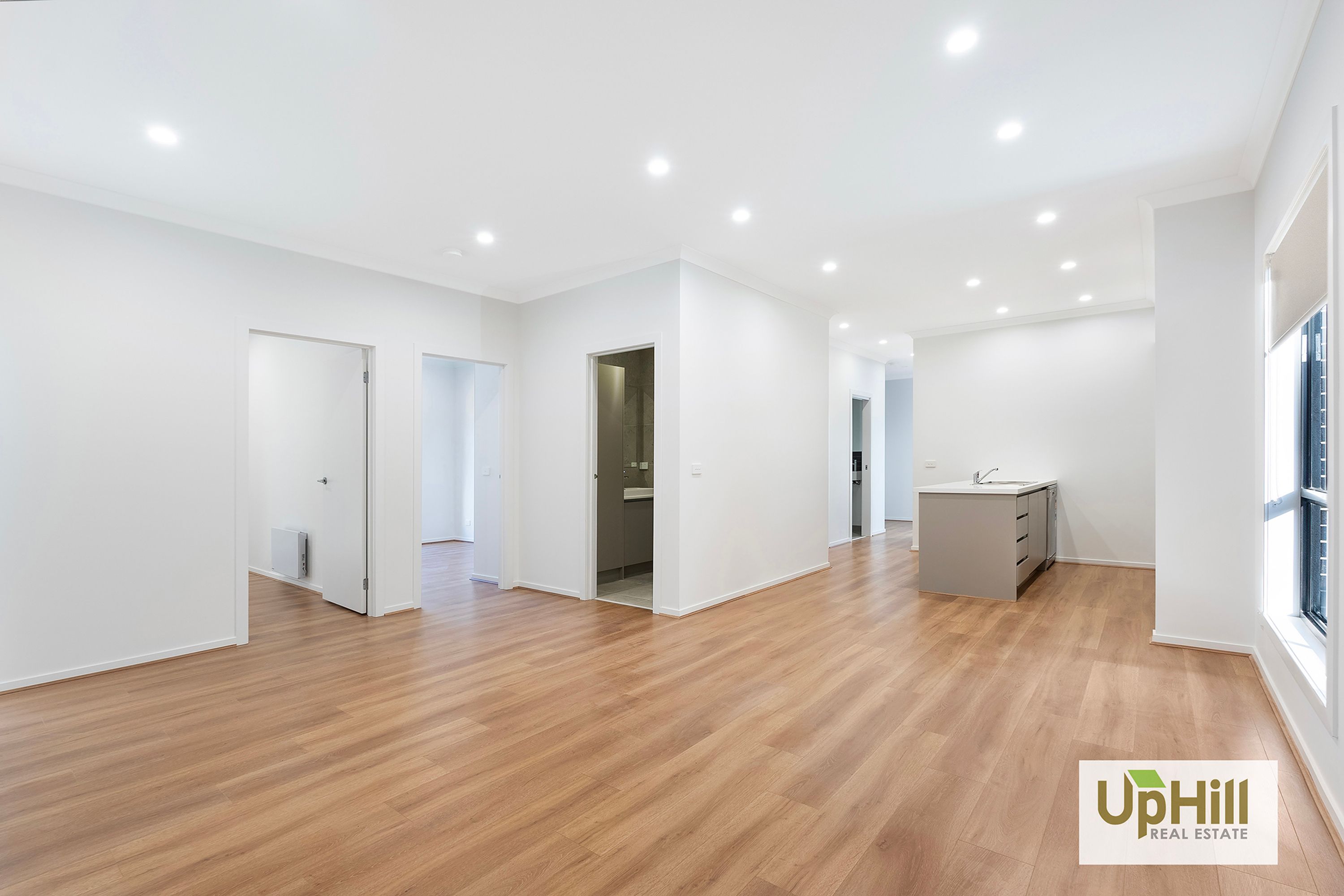 77 Plymouth Boulevard, Clyde North - Thumbnail 7