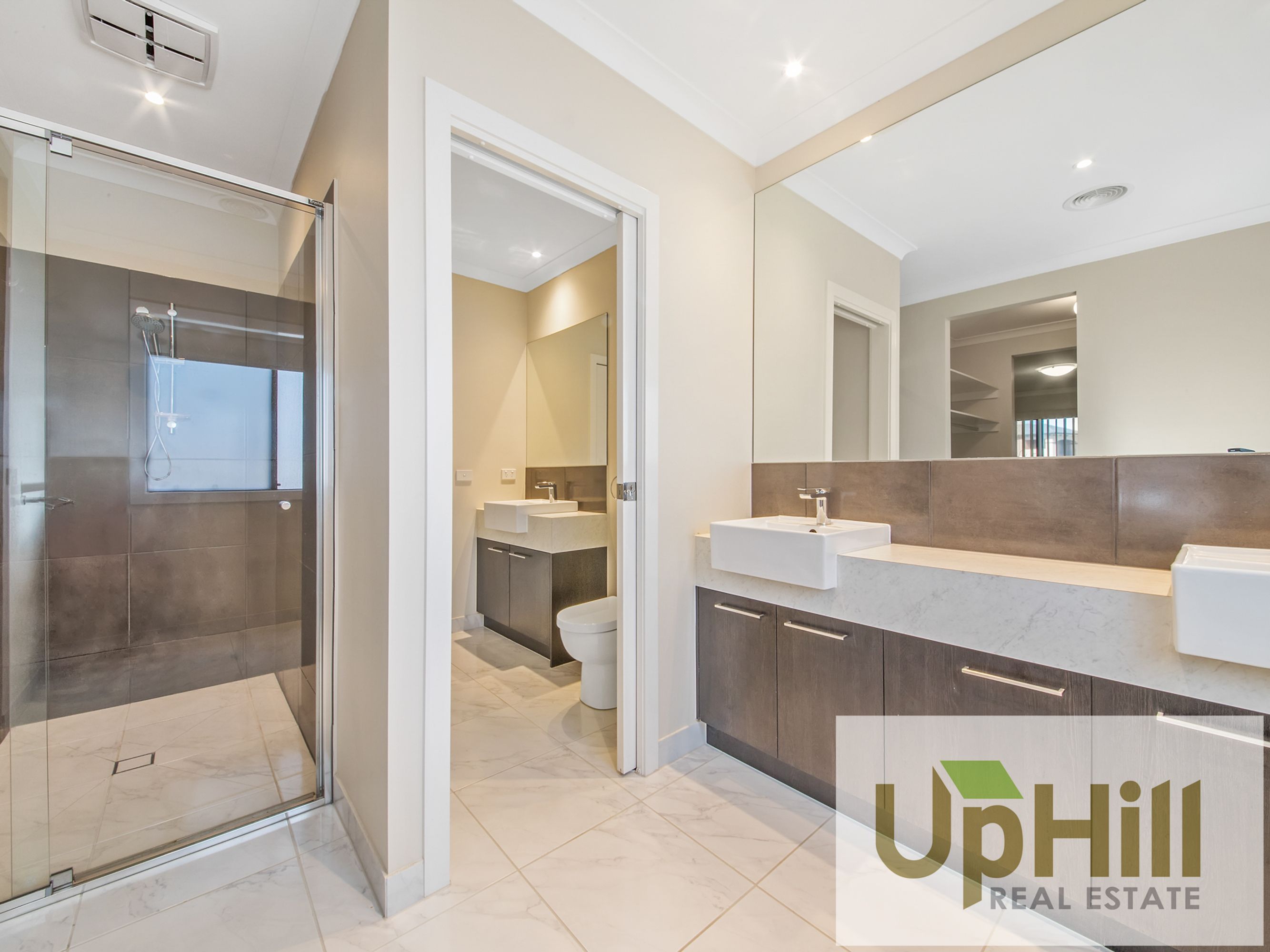 47 RIVERSTONE BOULEVARD, Clyde North - Thumbnail 4