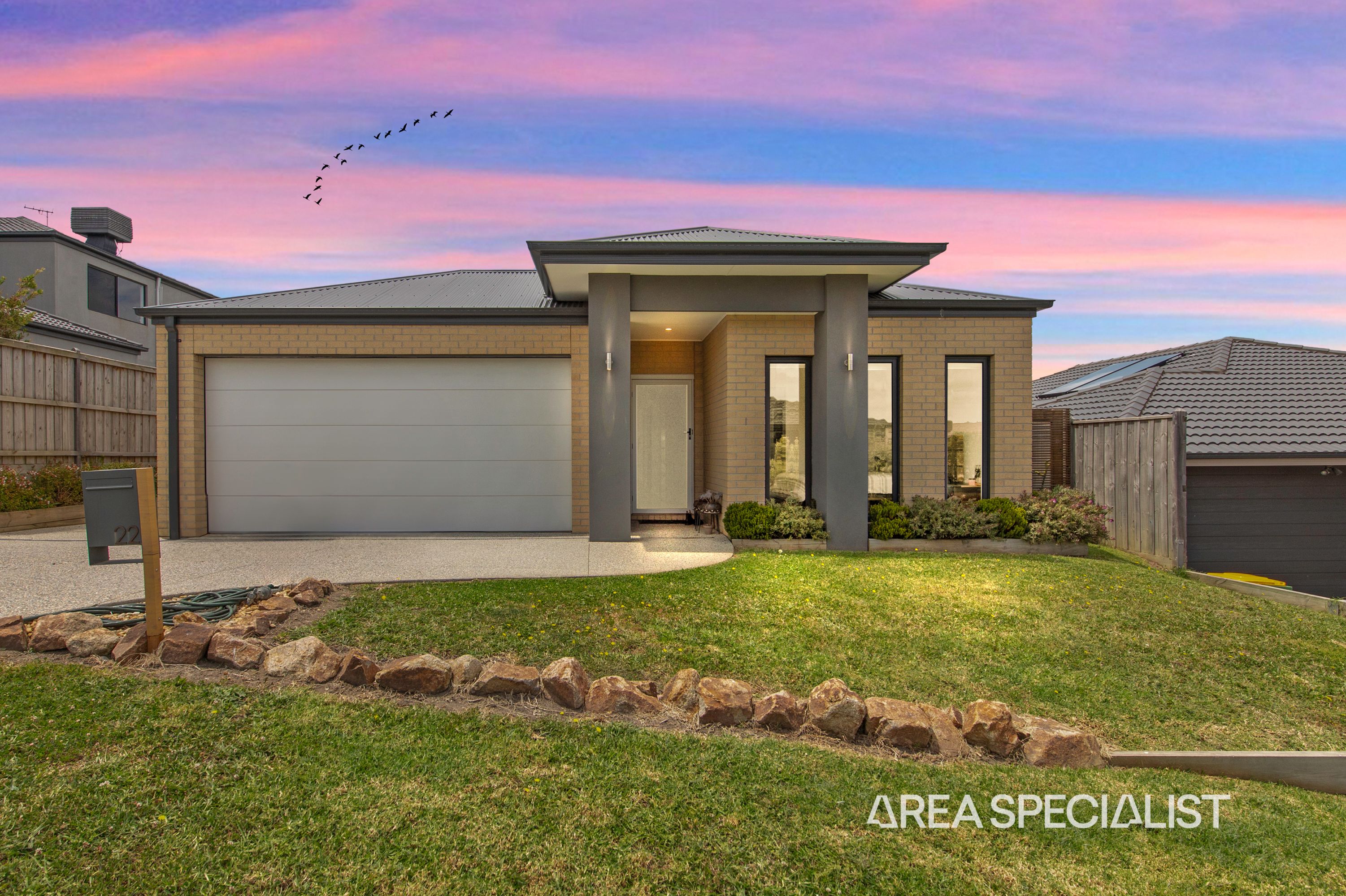 22 Summerhill Drive, Pakenham - Thumbnail 2