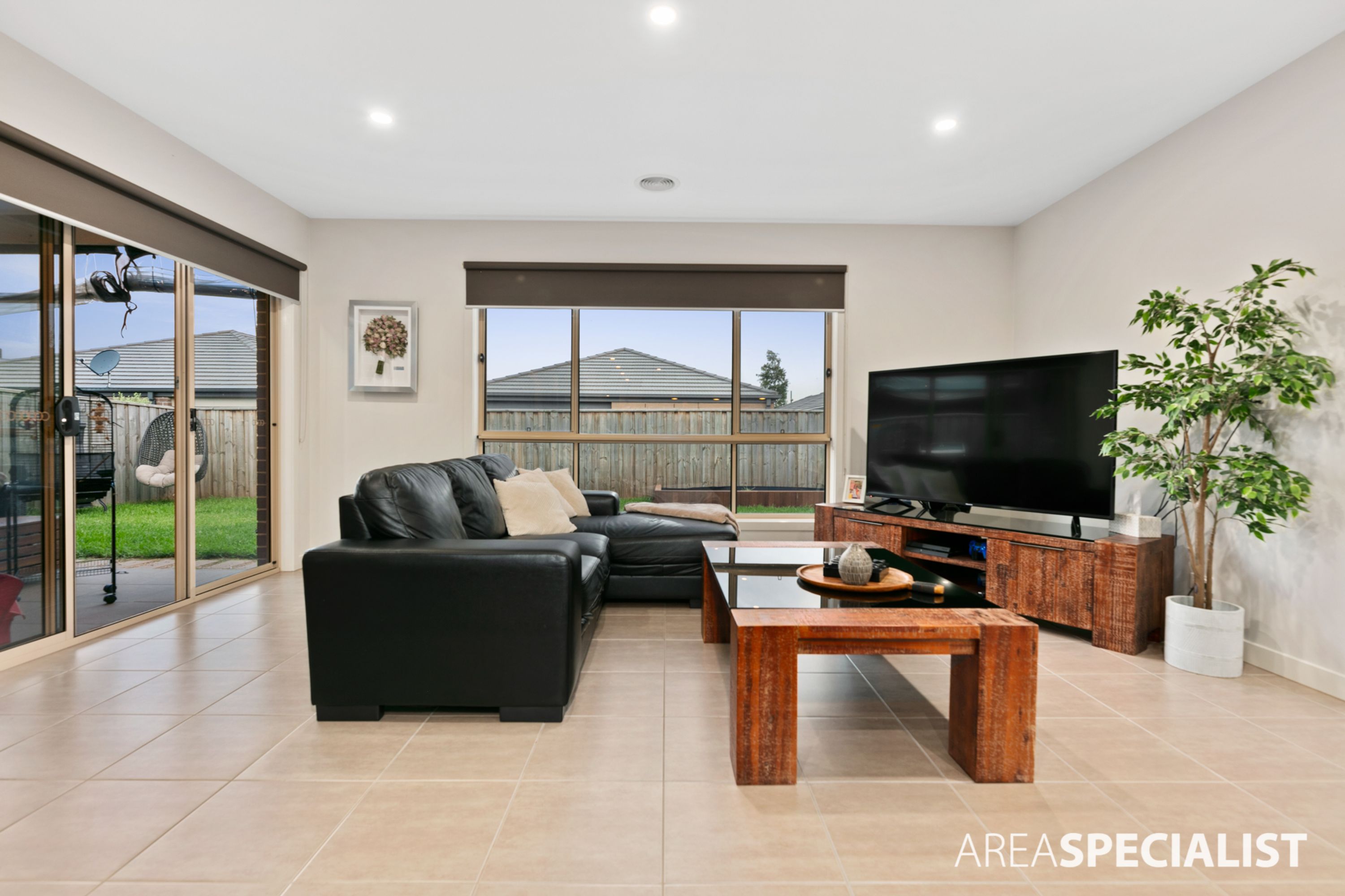 15 Lando Street, Fraser Rise VIC 3336, Fraser Rise - Thumbnail 3