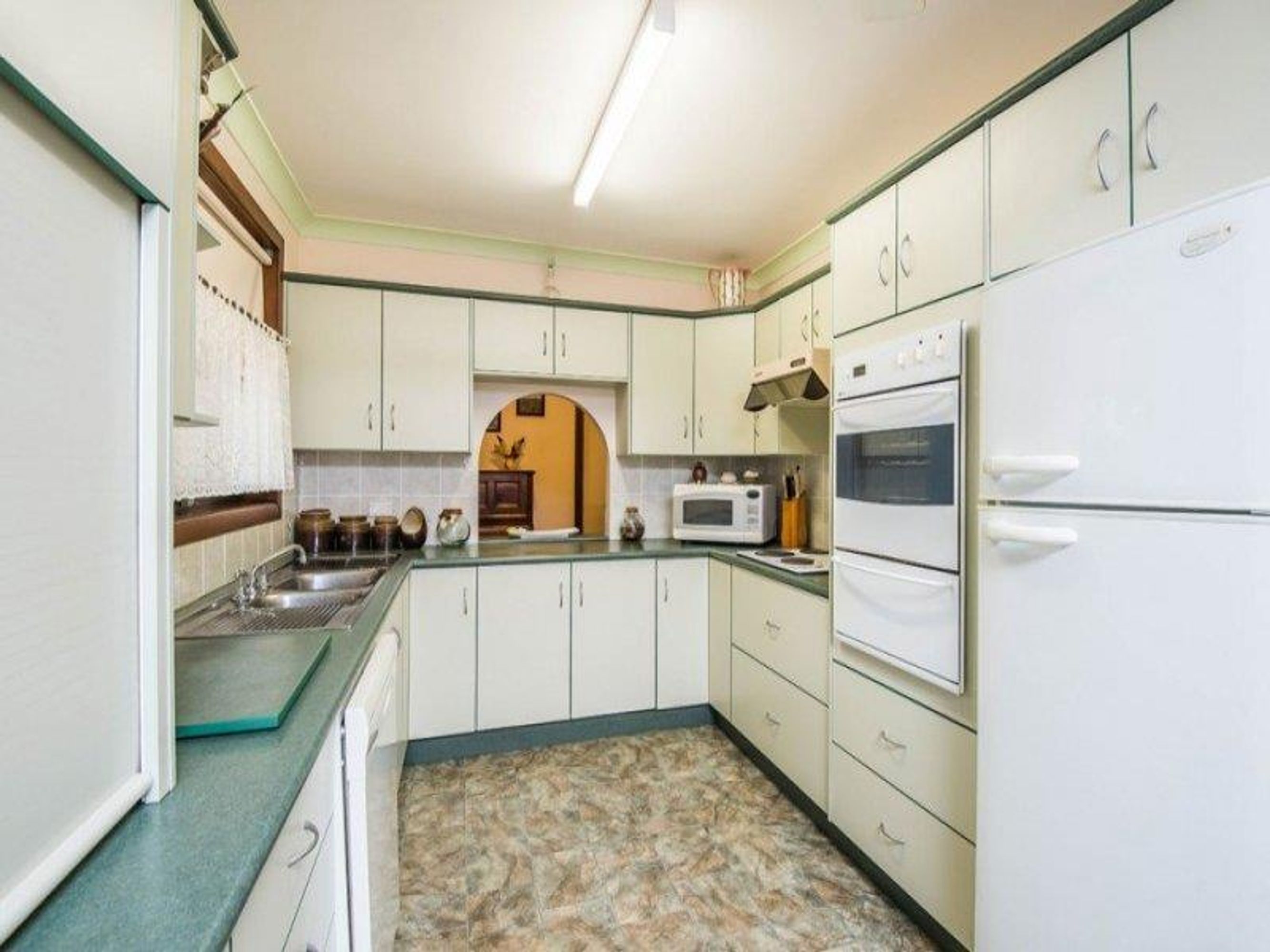 8 Sunset Drive, Junction Hill - Thumbnail 7