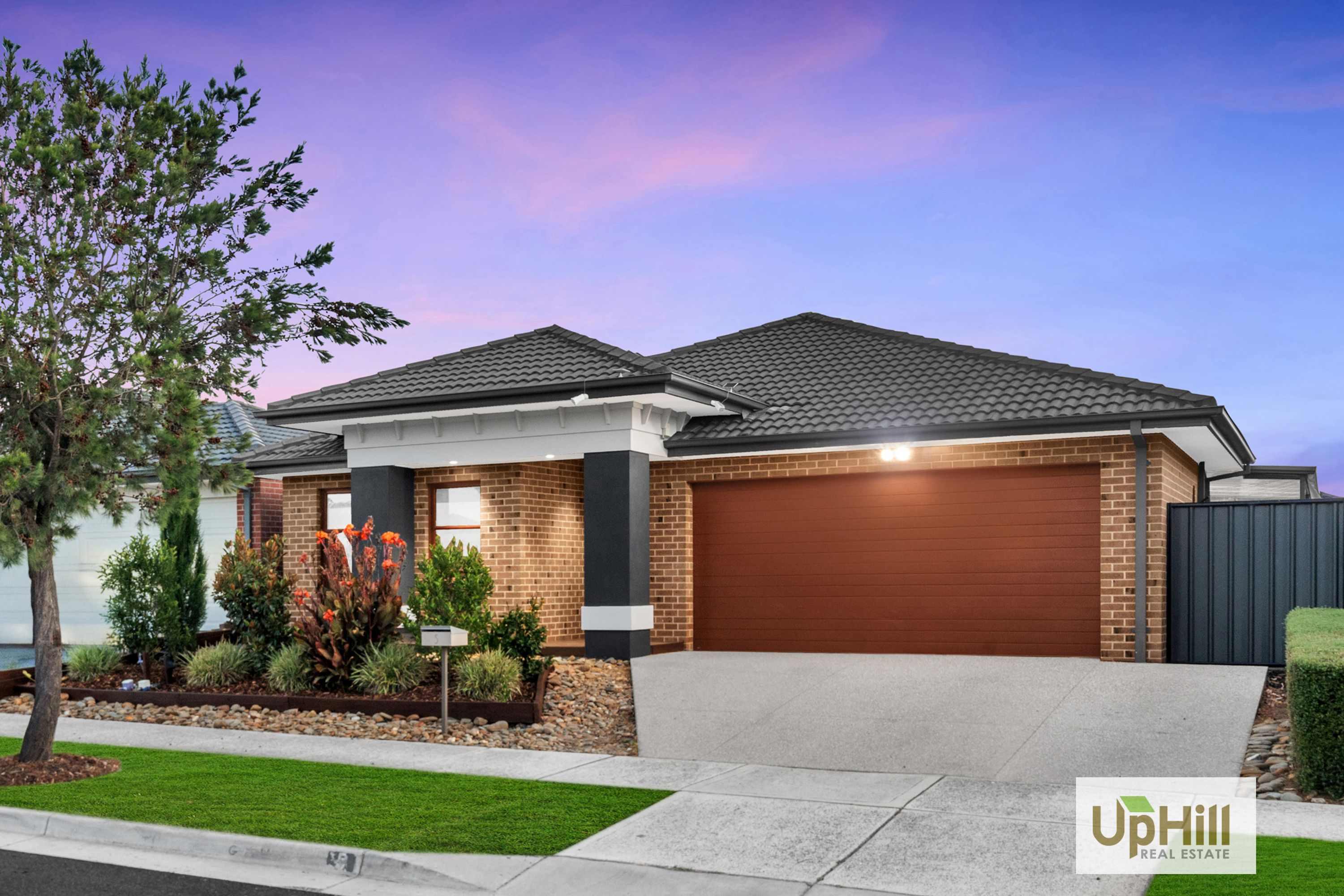 5 Haflinger Avenue, Clyde North - Thumbnail 2