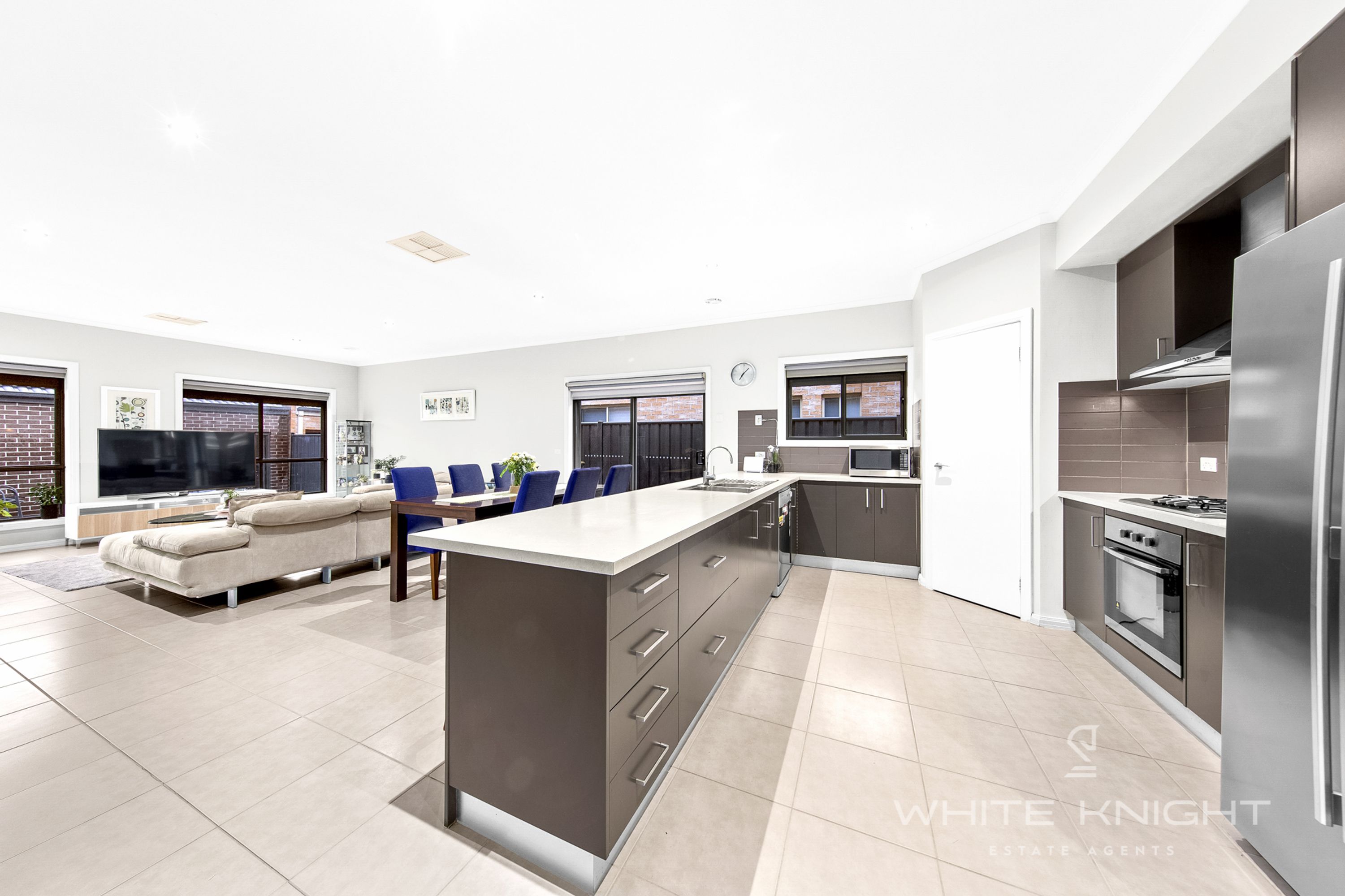 1 Litoria Walk, St Albans VIC 3021, St Albans - Thumbnail 3