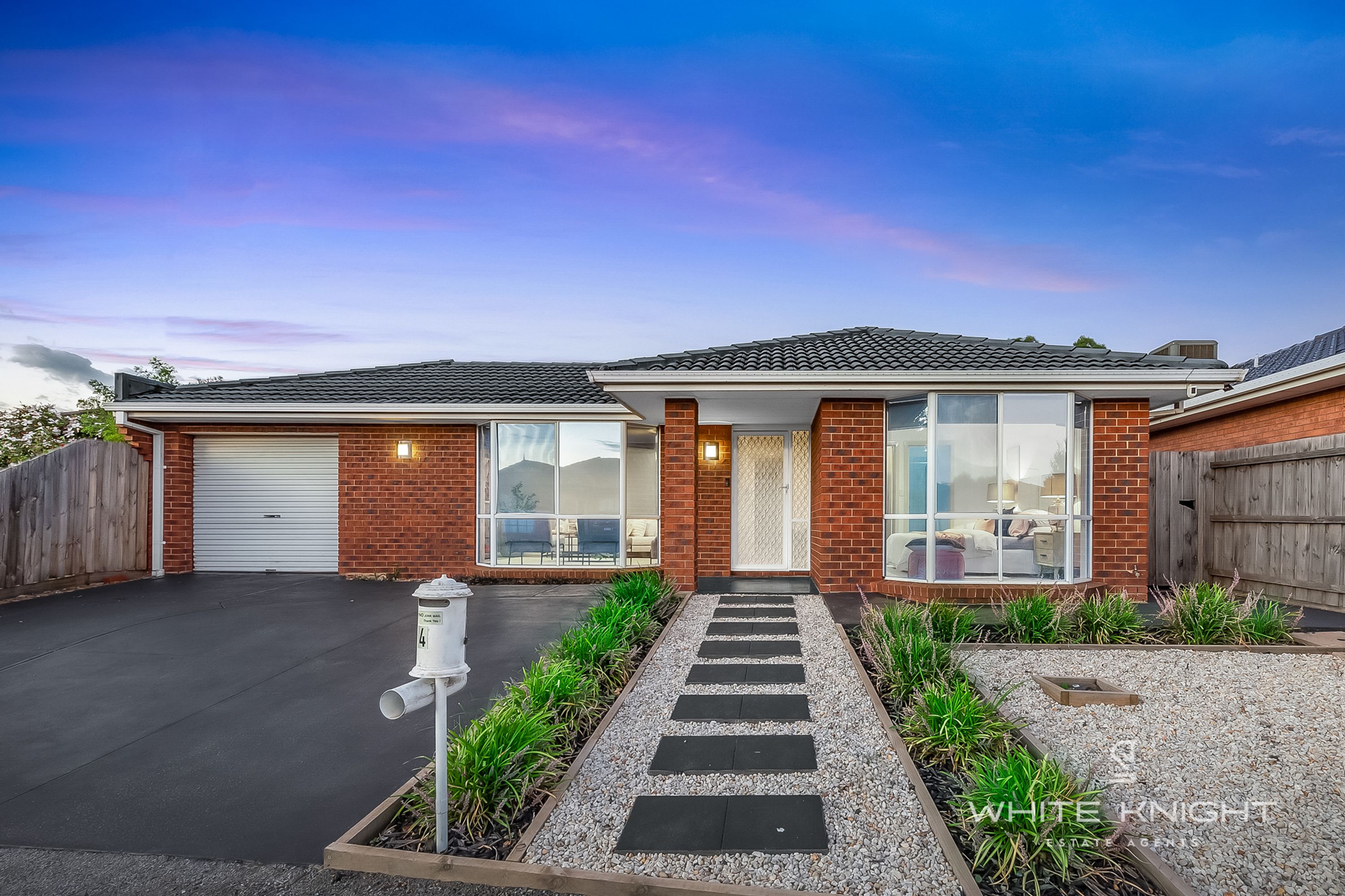4 Themeda Court, Delahey VIC 3037, Delahey - Thumbnail 2