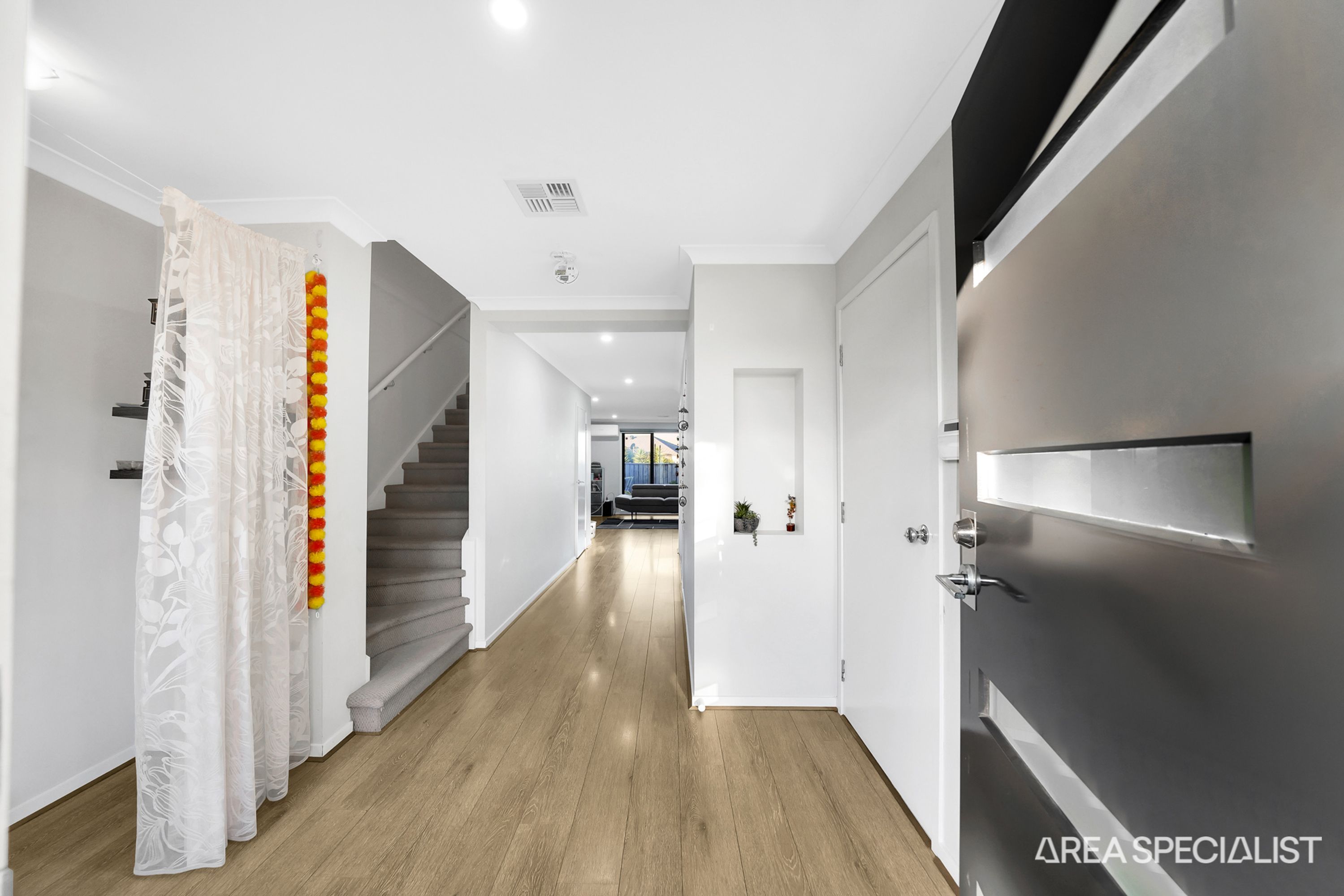 9 Allunga Way, Werribee, Werribee - Thumbnail 3