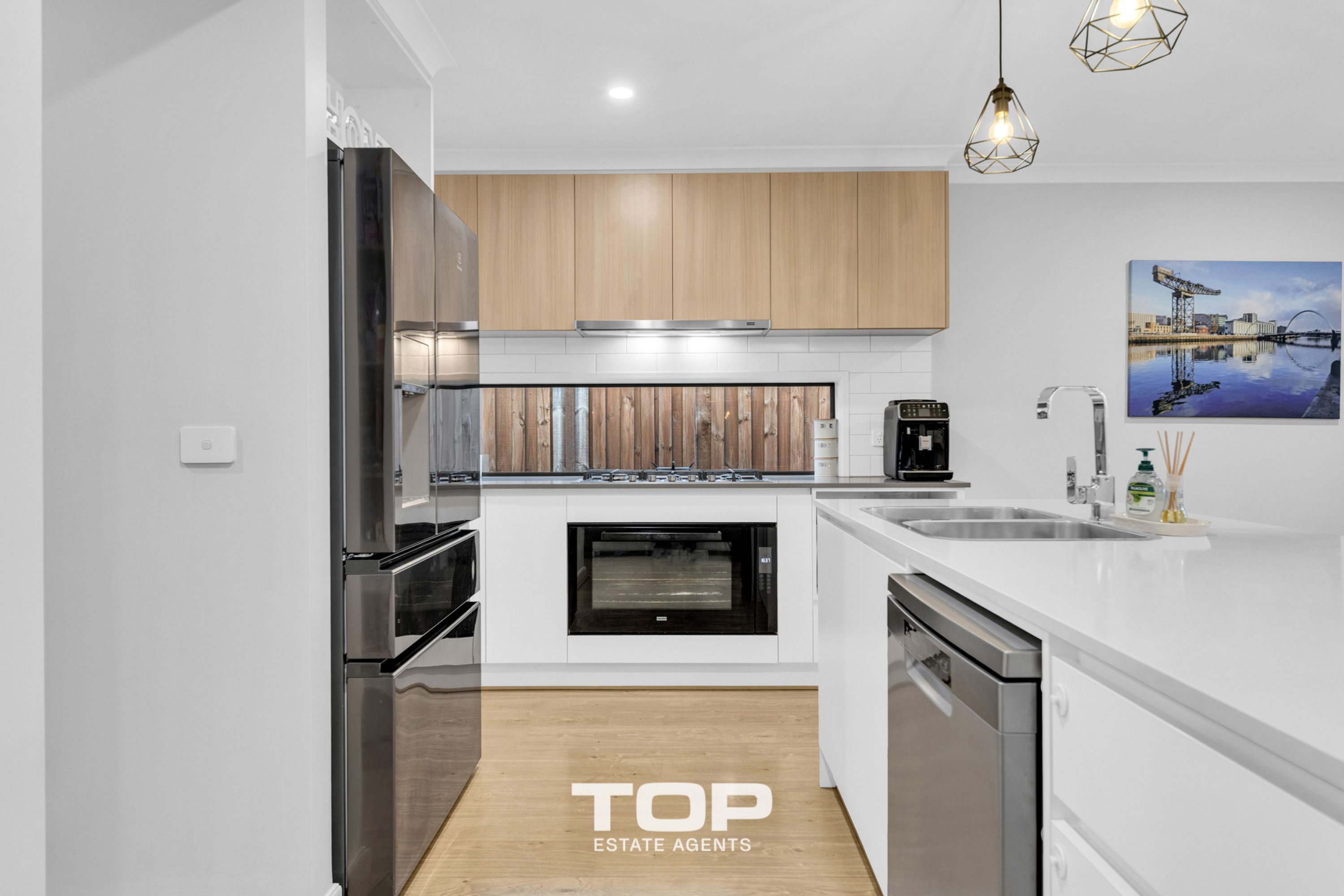 36 Welsummer Drive, Clyde North - Thumbnail 7