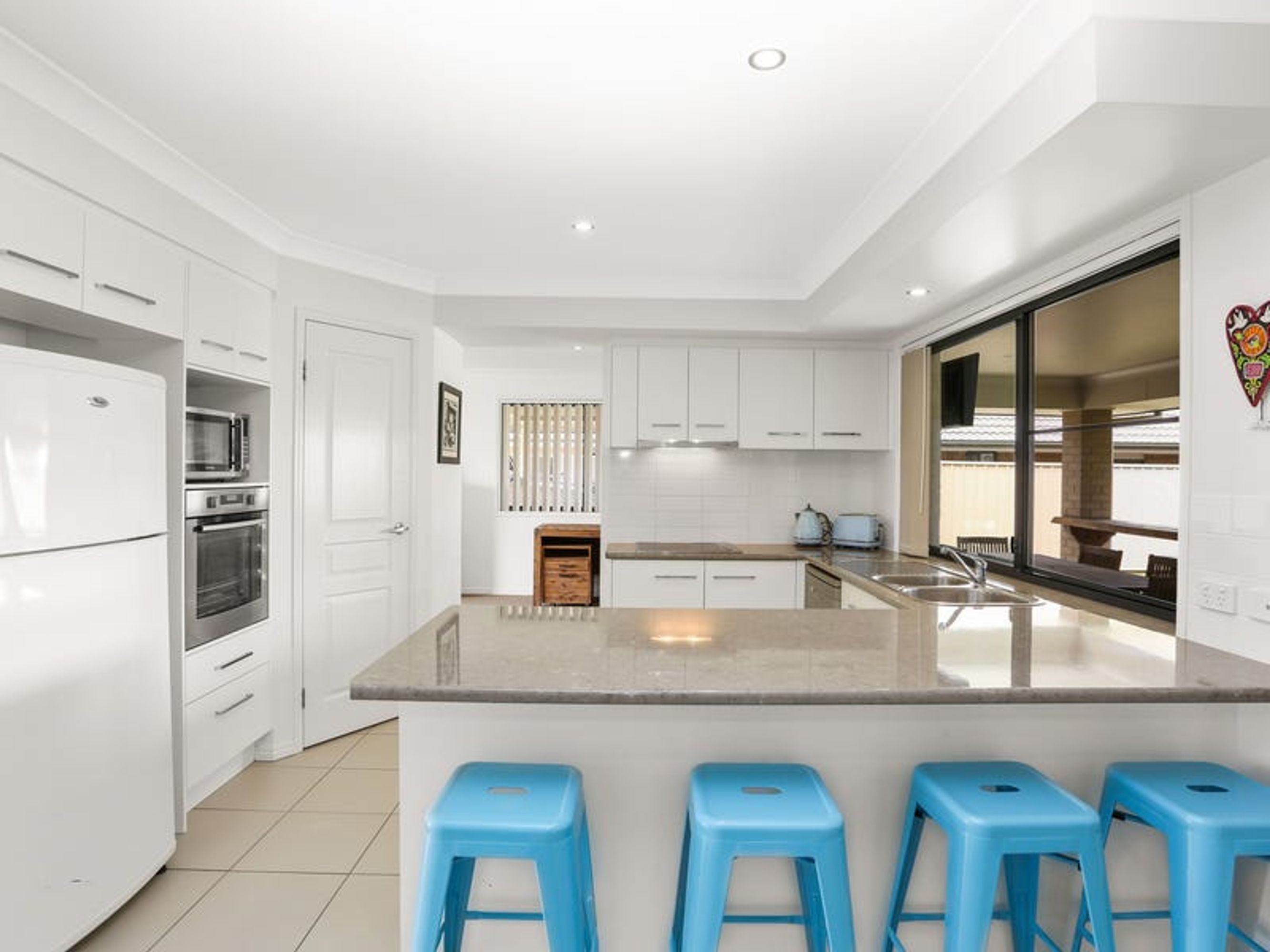 28 Edinburgh Drive, Townsend - Thumbnail 3