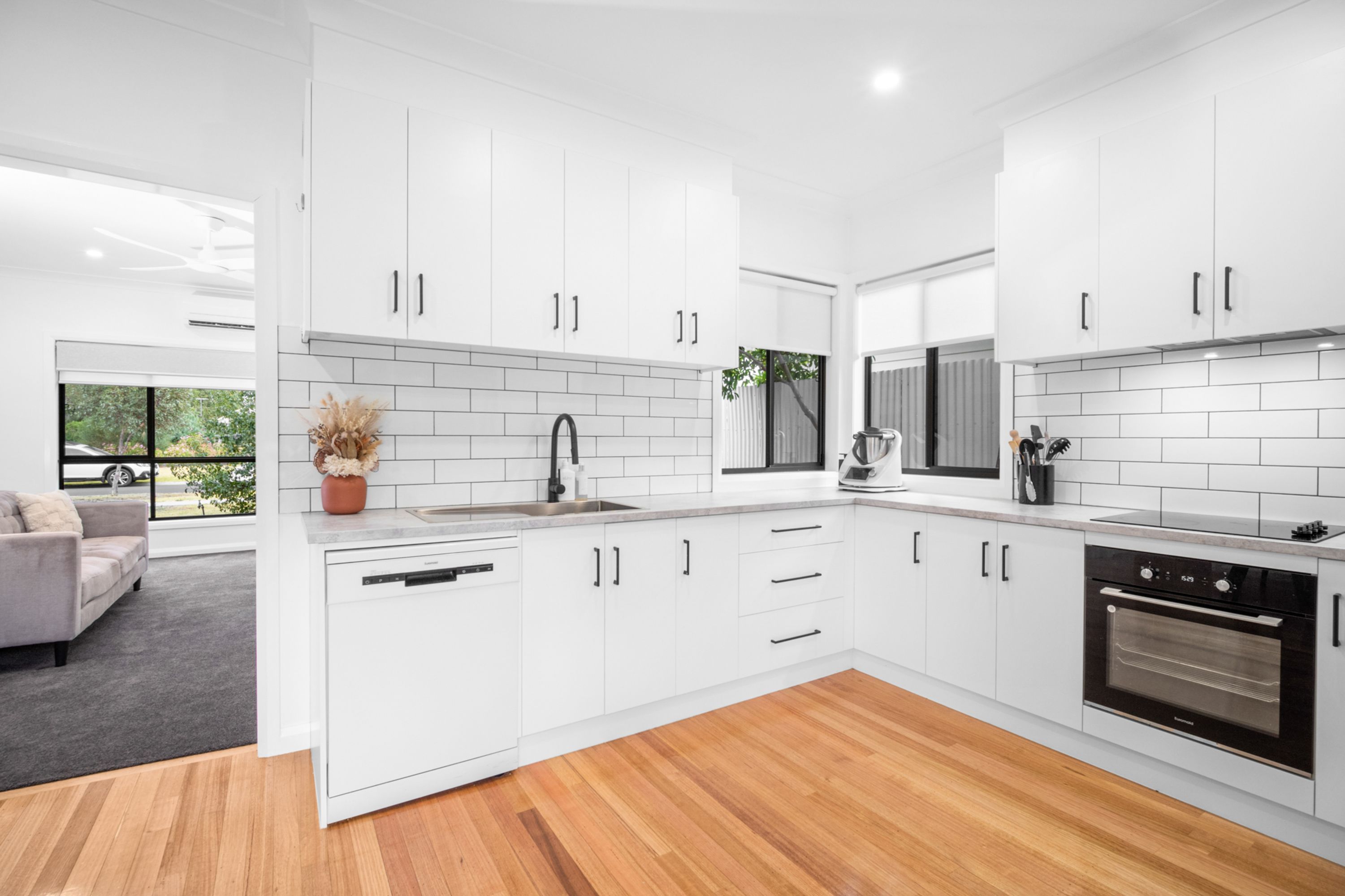 17 Kalimna Avenue, Horsham VIC 3400, Horsham - Thumbnail 2