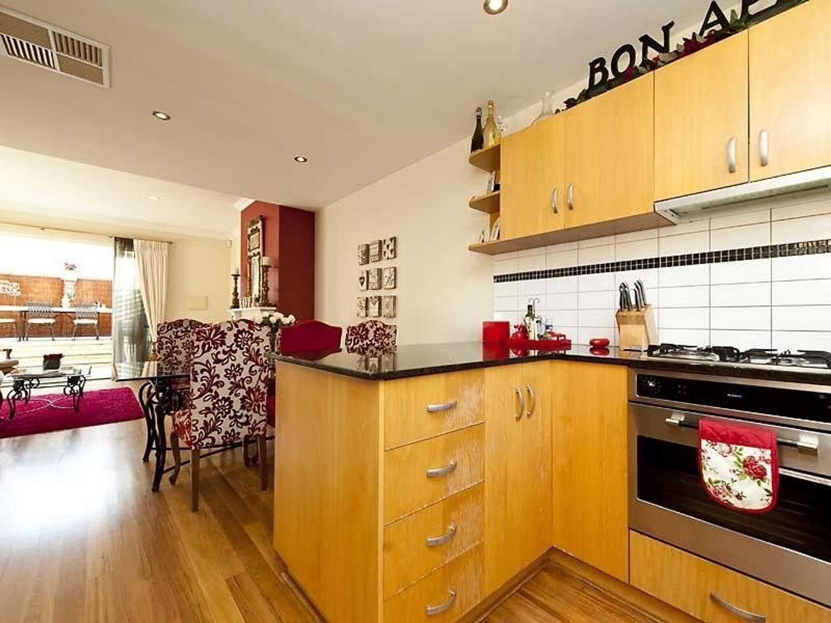 31 Raphael Street, Subiaco - Thumbnail 7