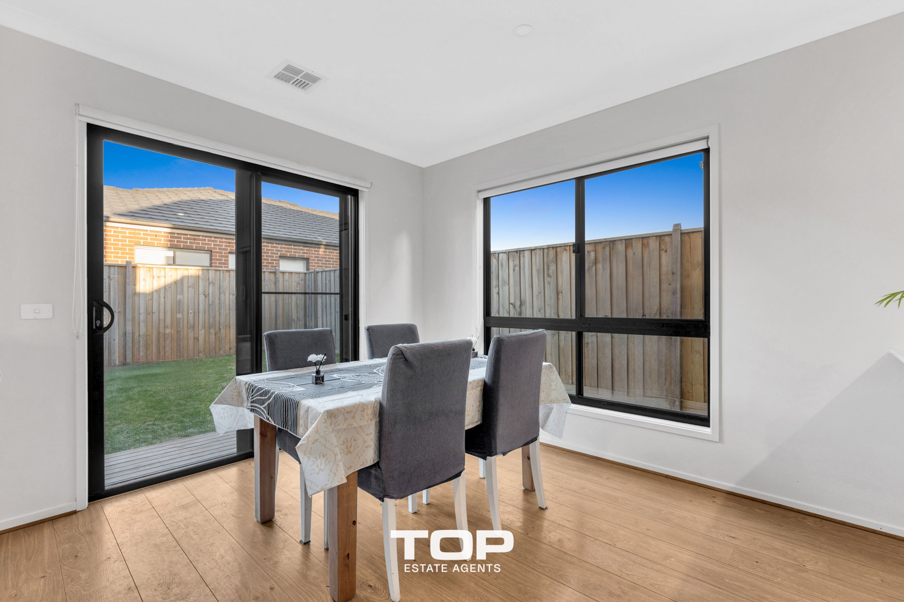13 Pamir Circuit, Clyde North - Thumbnail 7