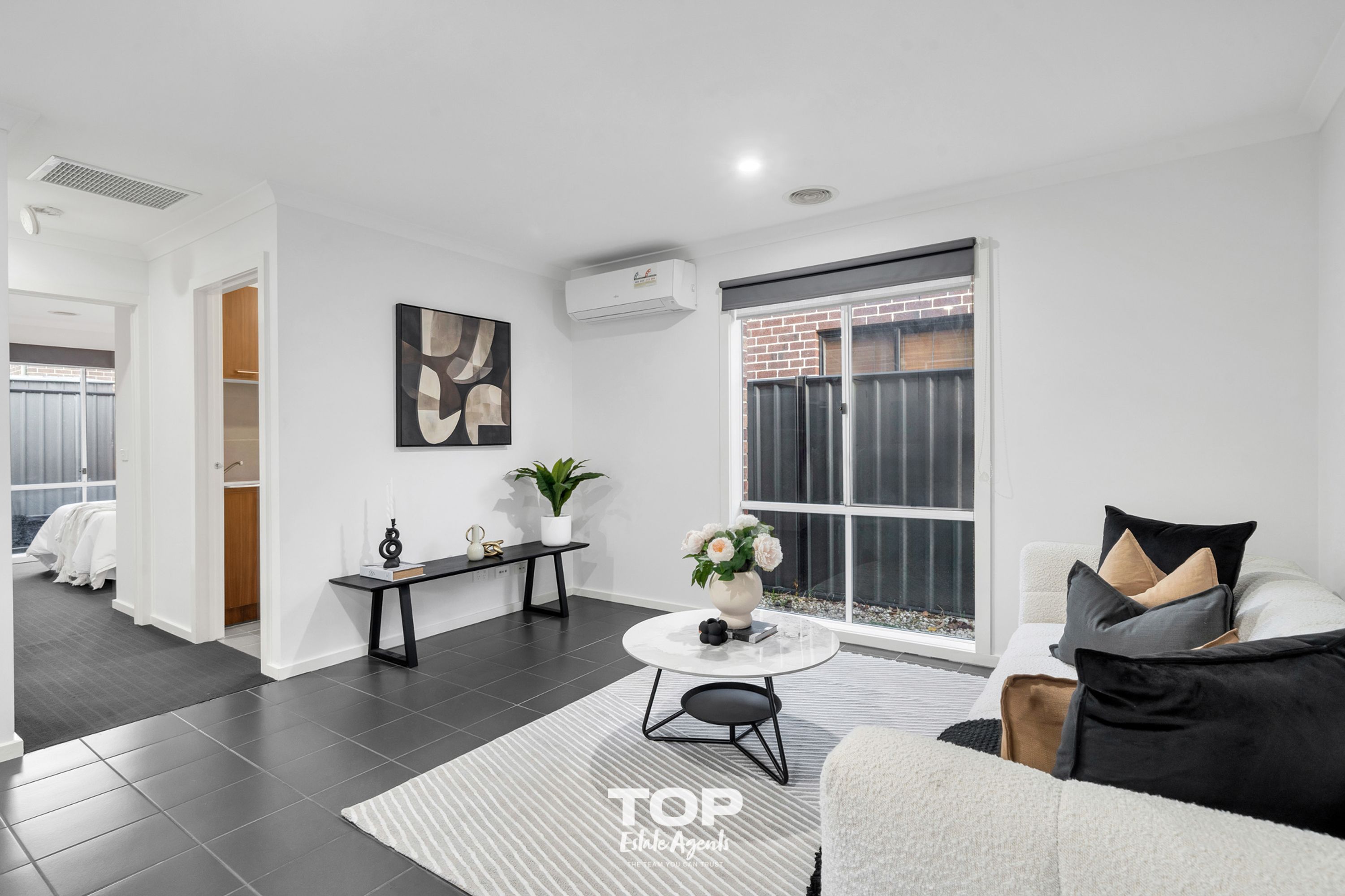 39 Falabela Road, Clyde North - Thumbnail 8