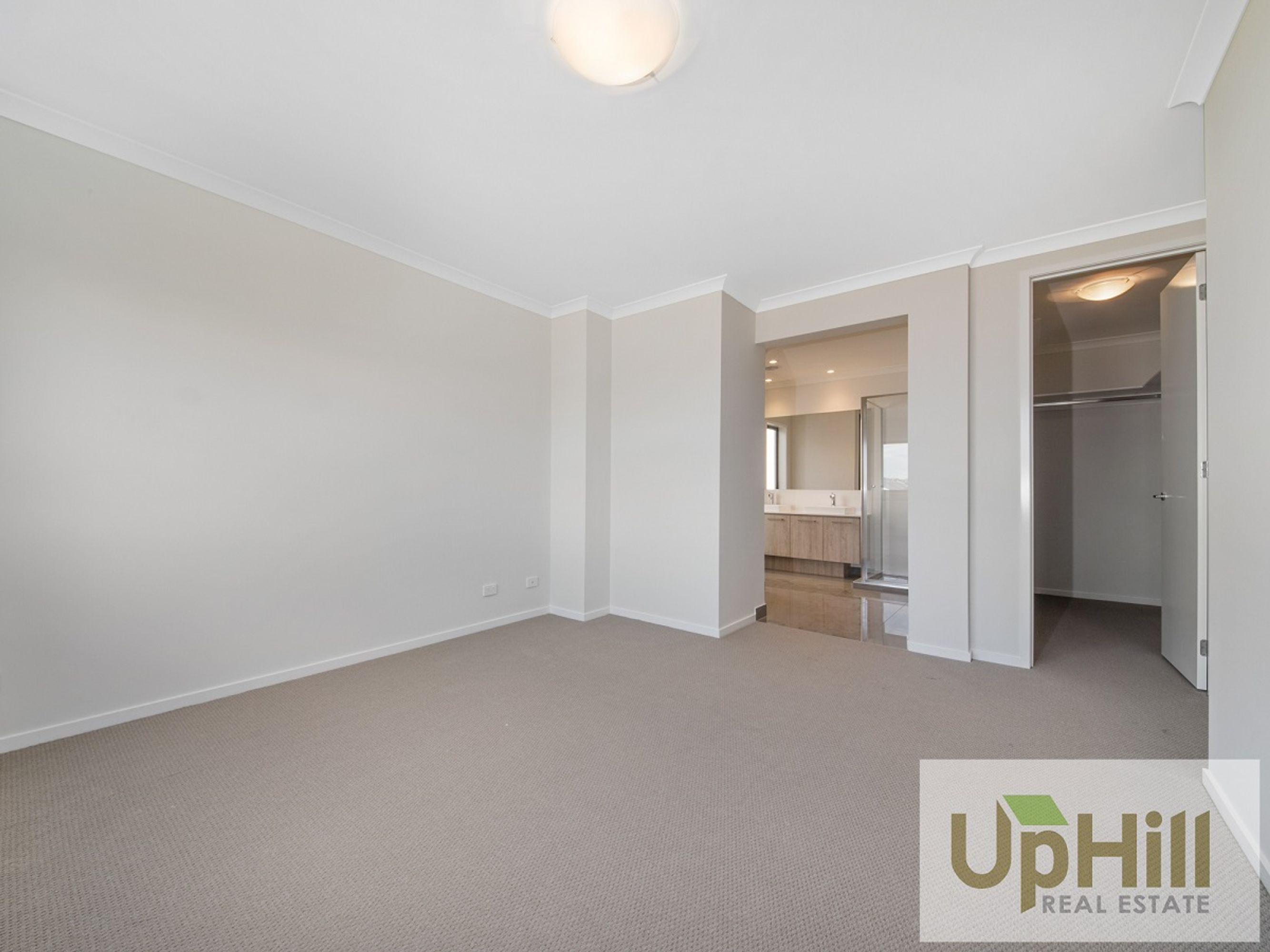 8 REVELWOOD WAY, Clyde North - Thumbnail 8