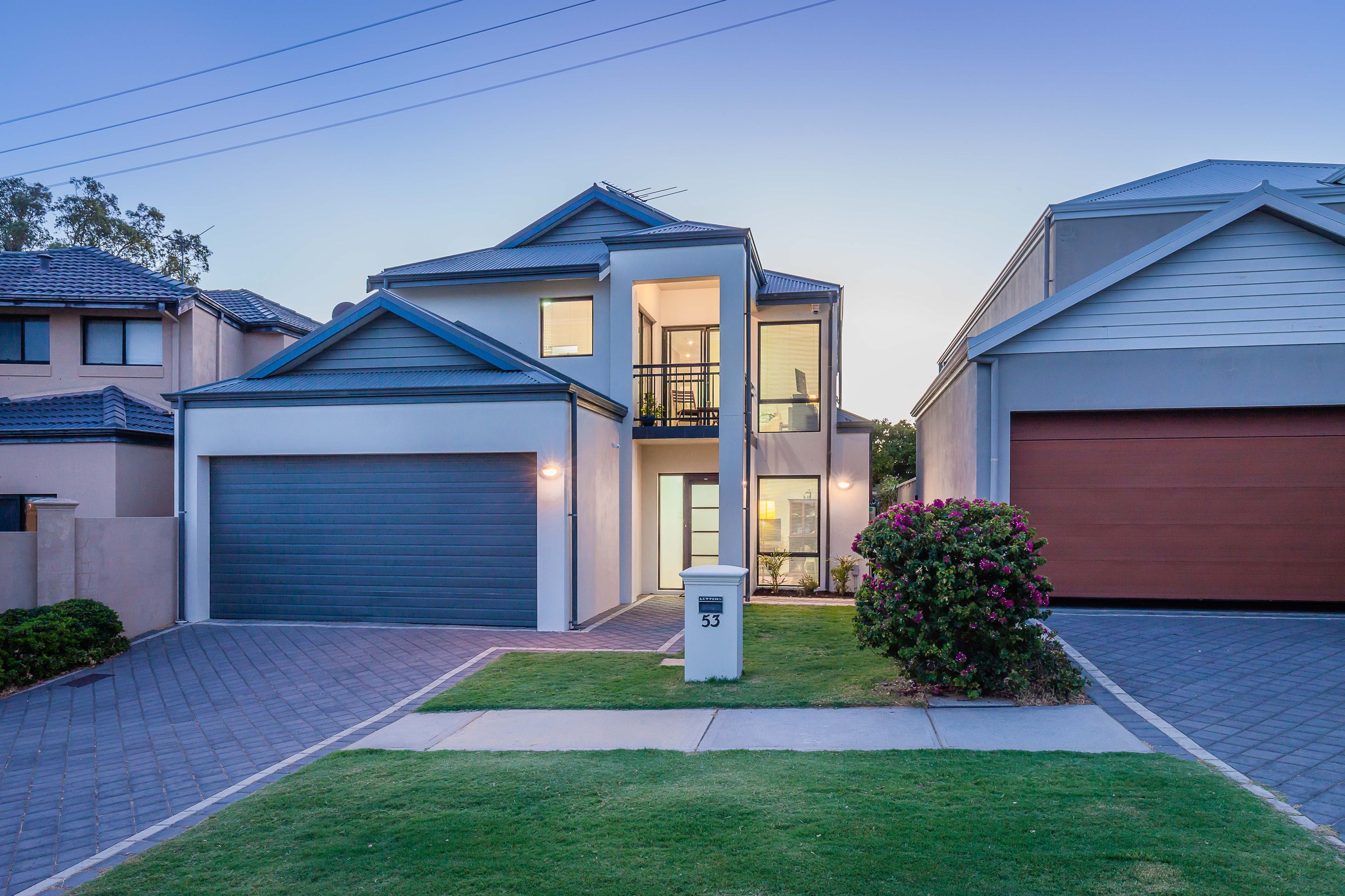 53 Edmondson Crescent