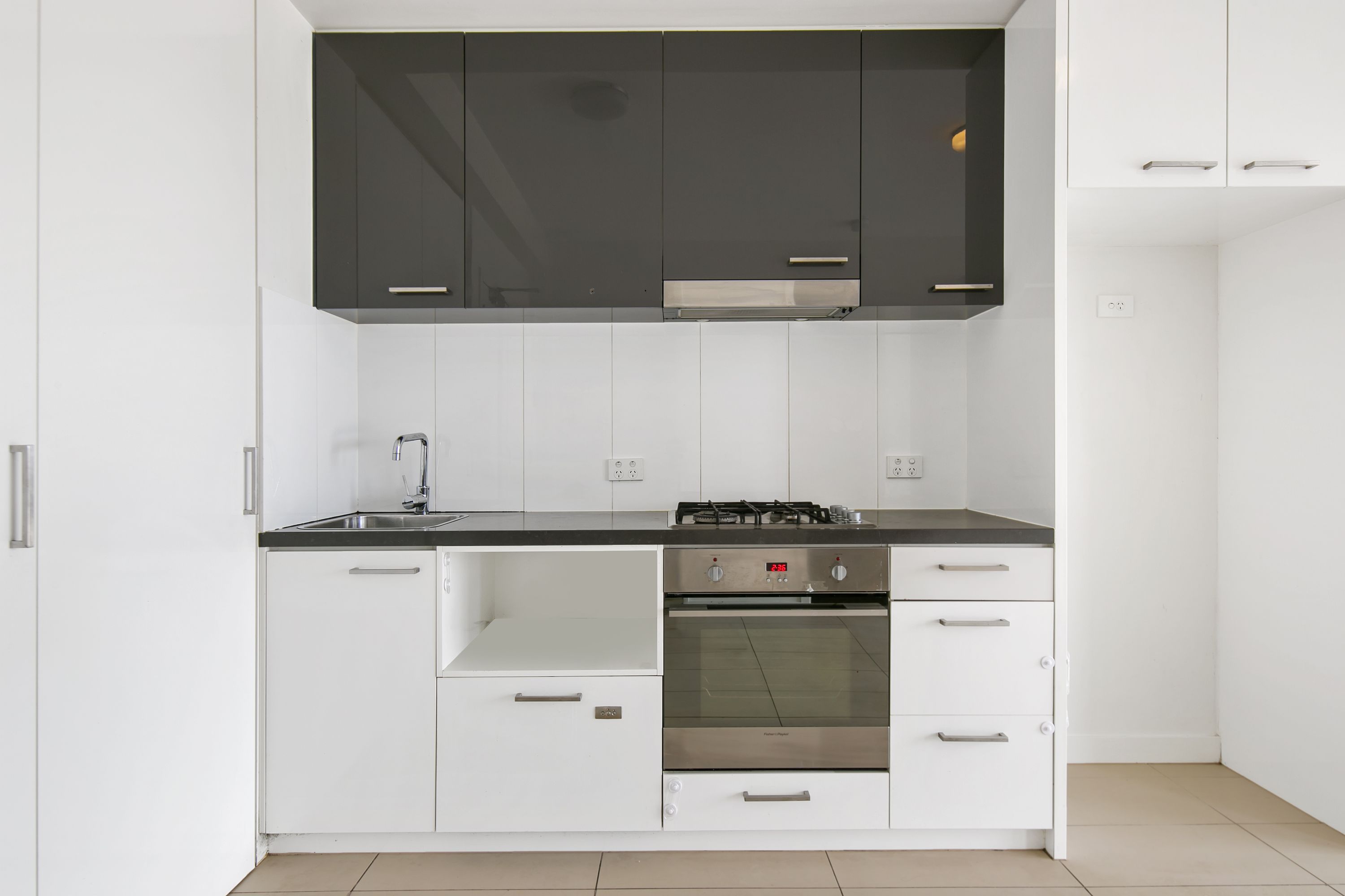 305/14-20 Nicholson Street, Coburg - Thumbnail 3