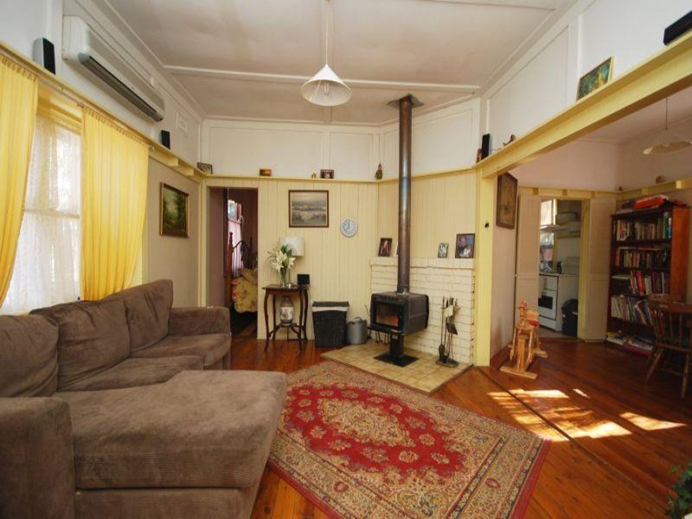 24 Barton St, Katoomba - Thumbnail 3