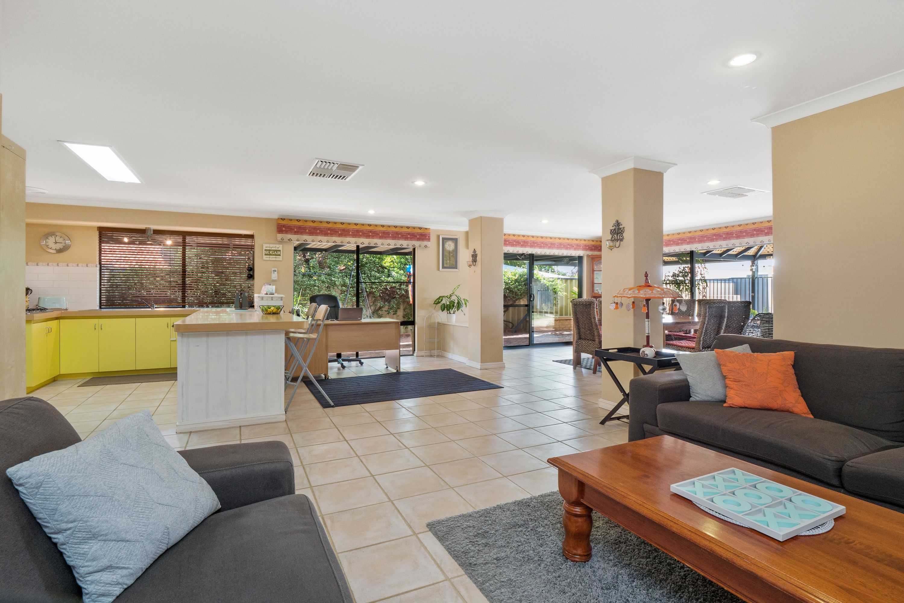 23 Carwoola Circle, Carramar - Thumbnail 6