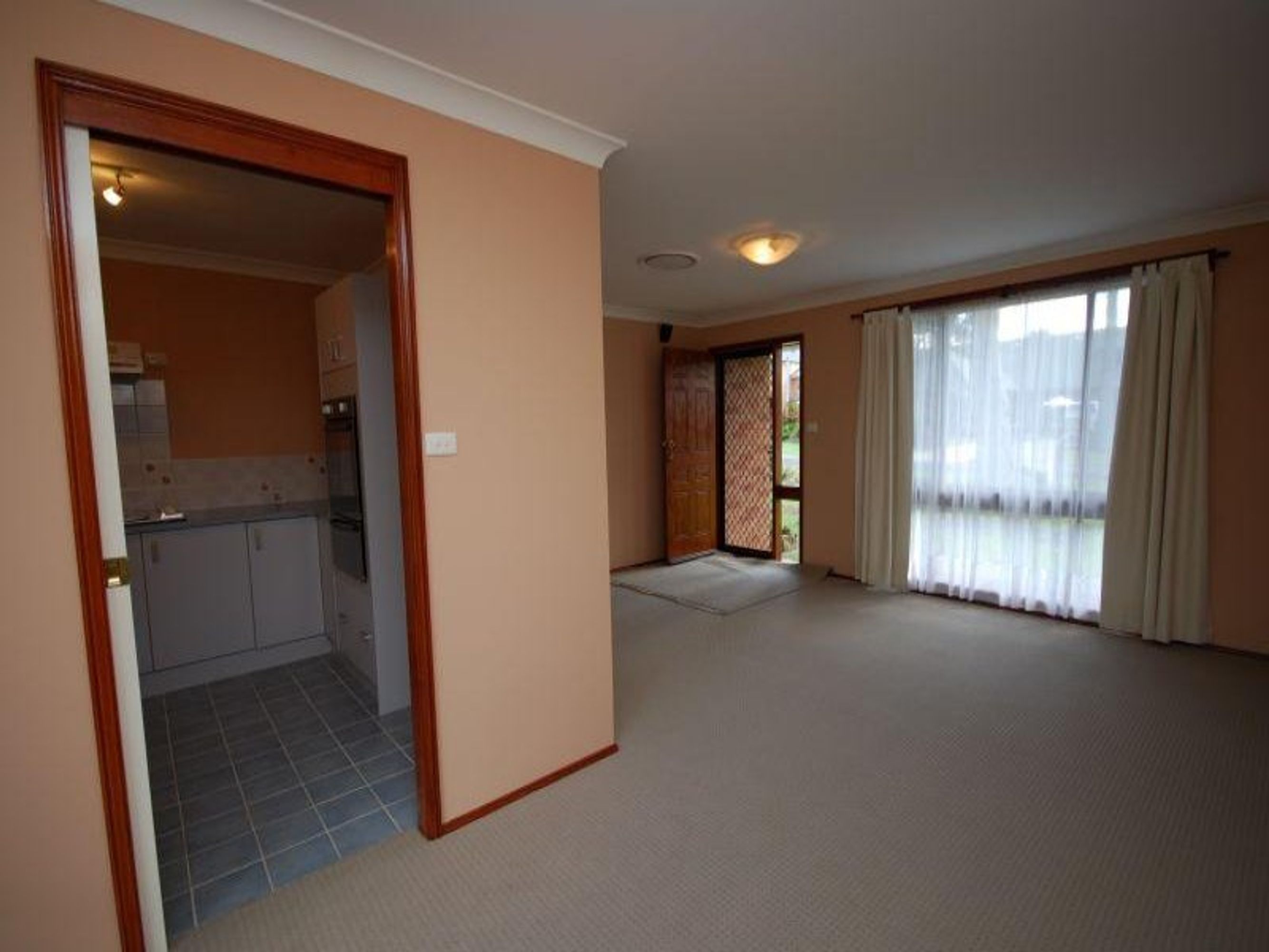 19 Lamartine Ave, Wentworth Falls - Thumbnail 4