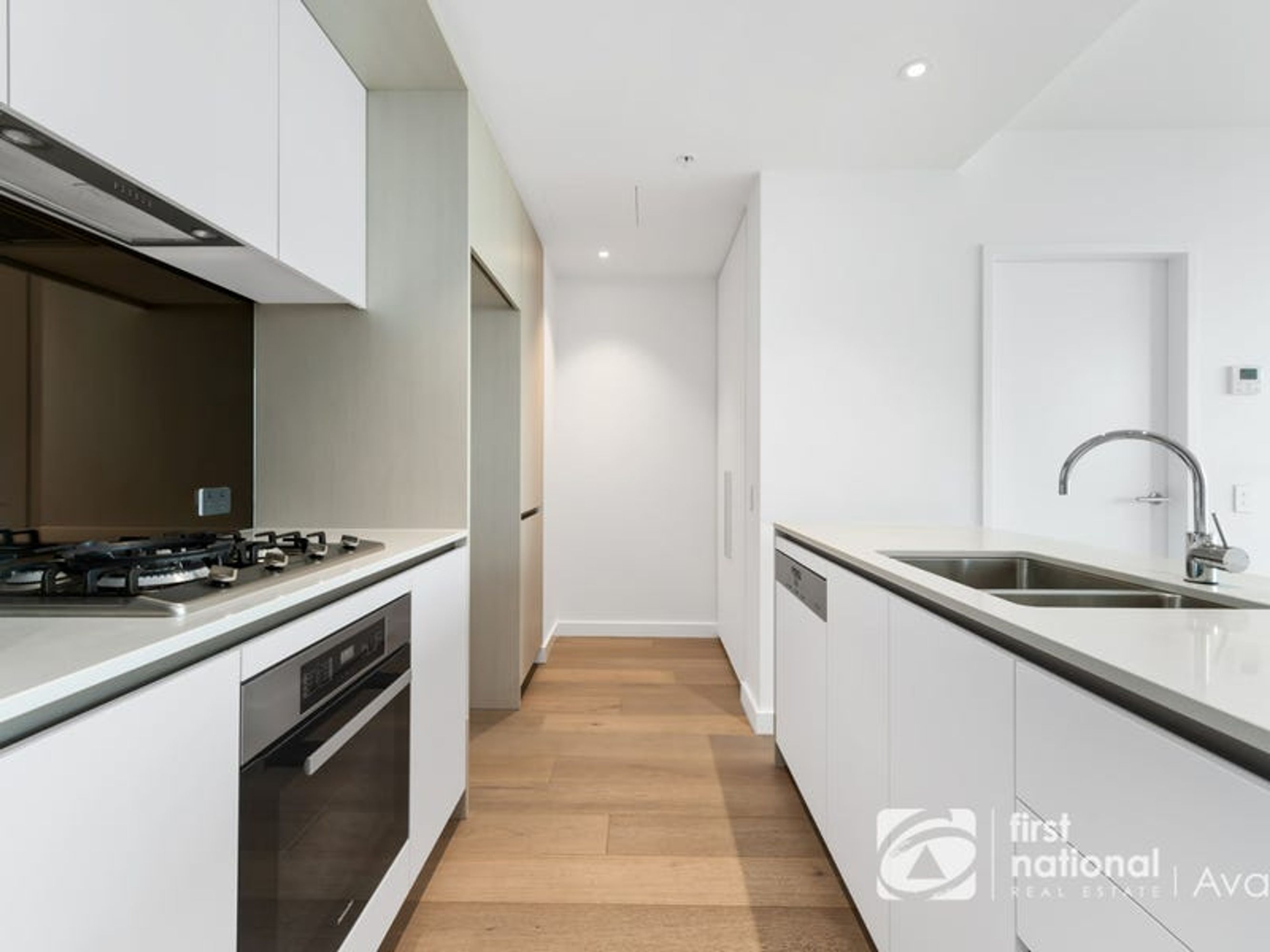 2110/915 Collins Street, Docklands - Thumbnail 5