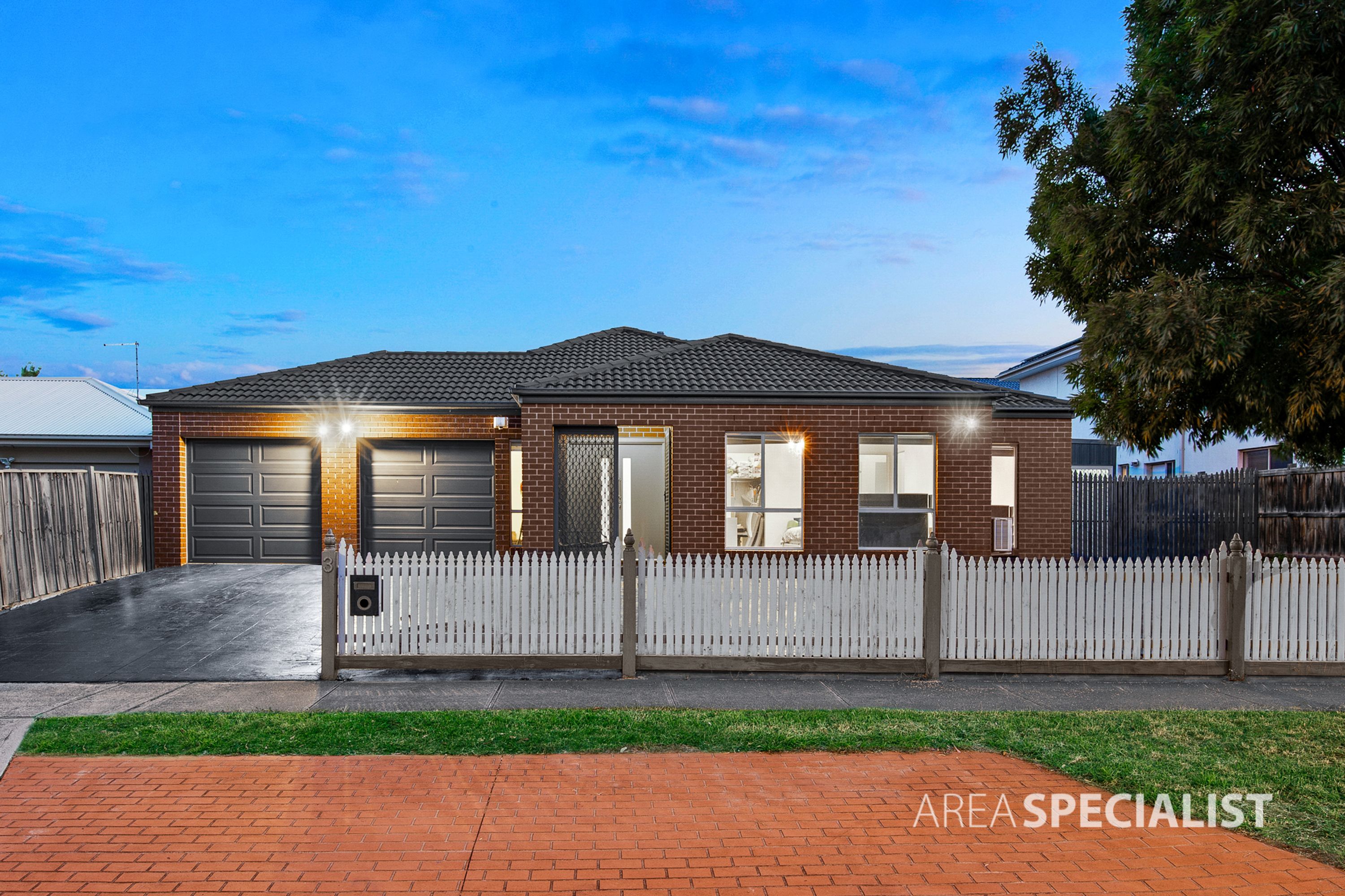 3 Fairways Boulevard, Deer Park VIC 3023, Deer Park - Thumbnail 2