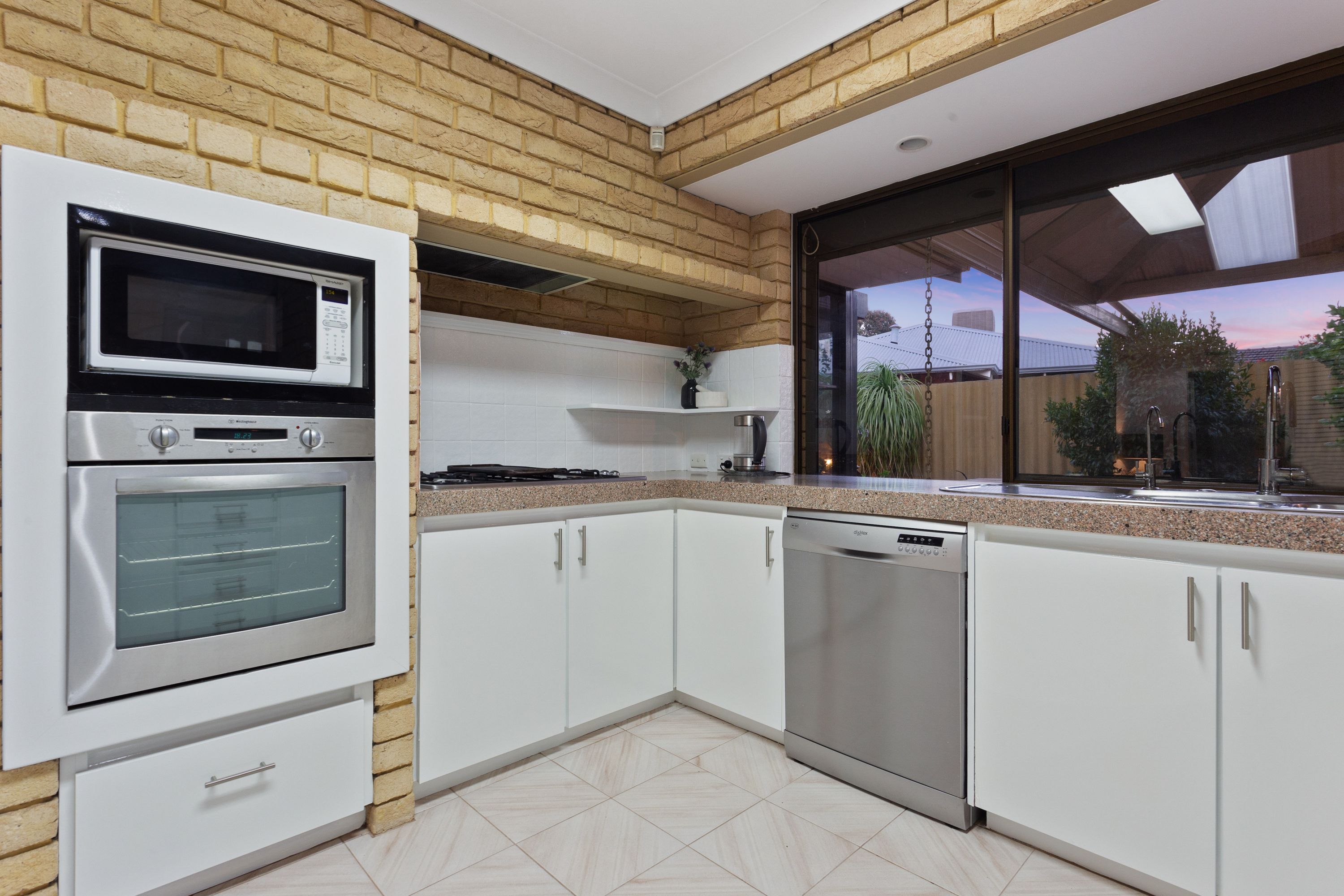 17 Bradbourne Drive, Carine - Thumbnail 7