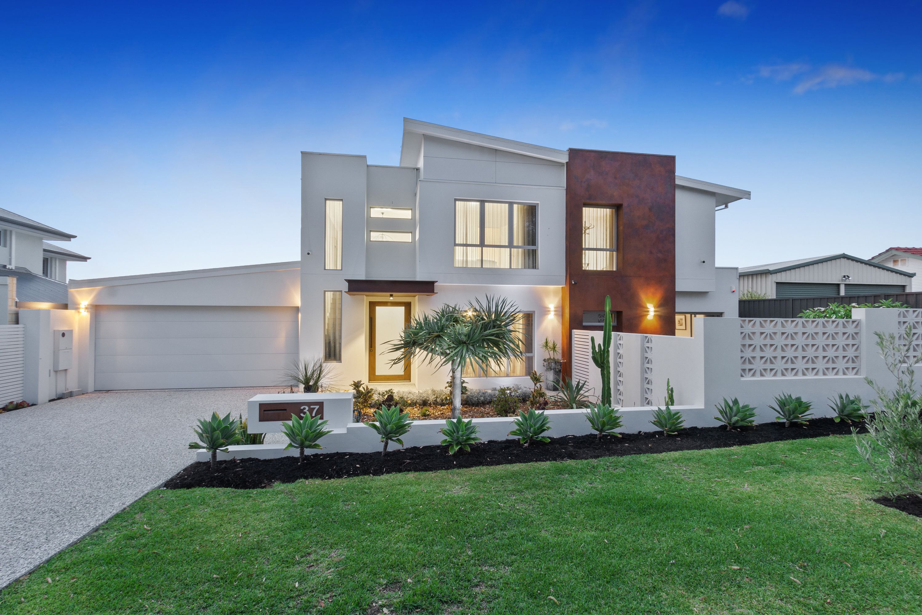 37 Clevedon Way, Karrinyup - Thumbnail 2