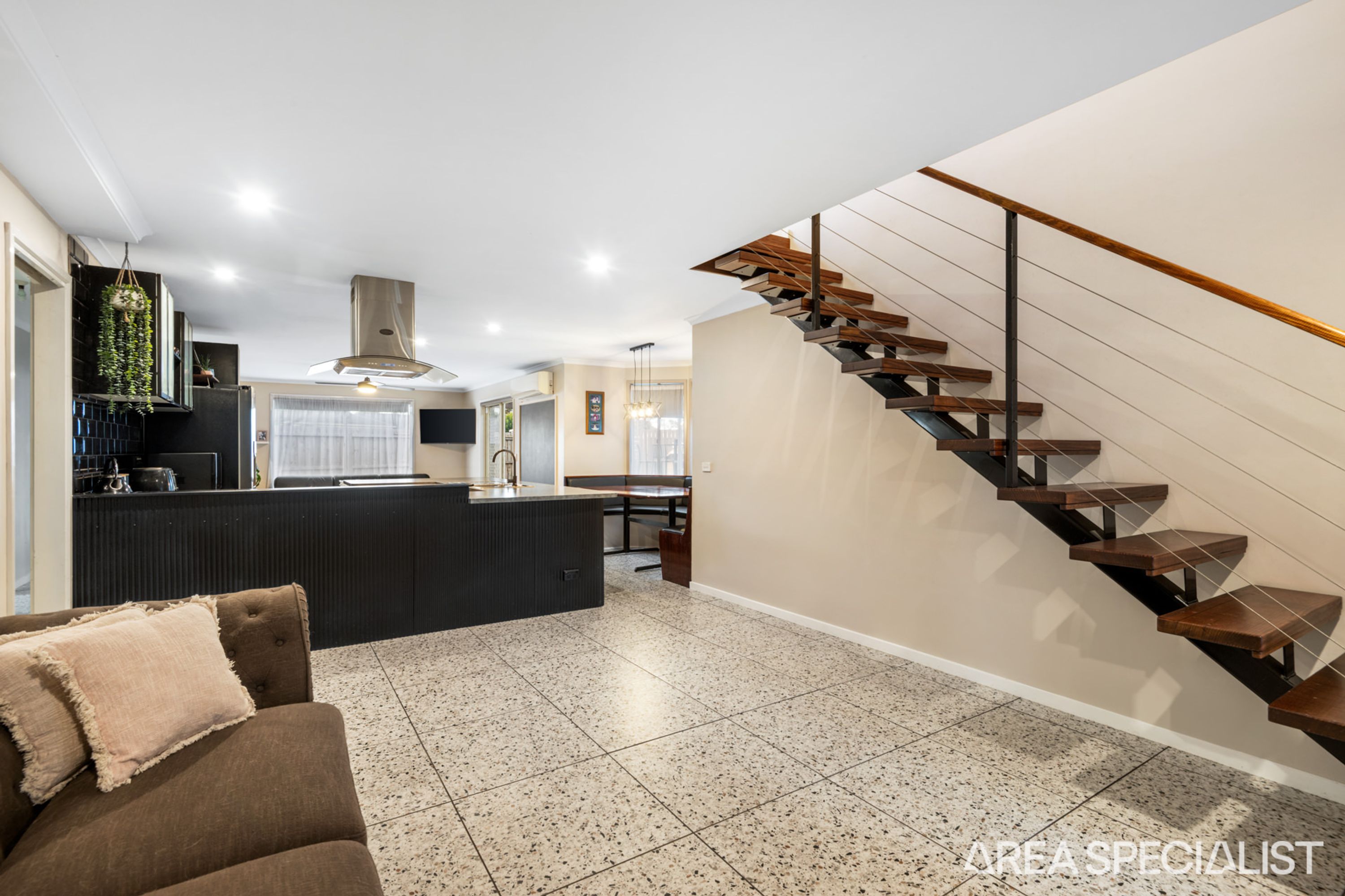 8 Winchester Court, Corio VIC 3214, Corio - Thumbnail 3