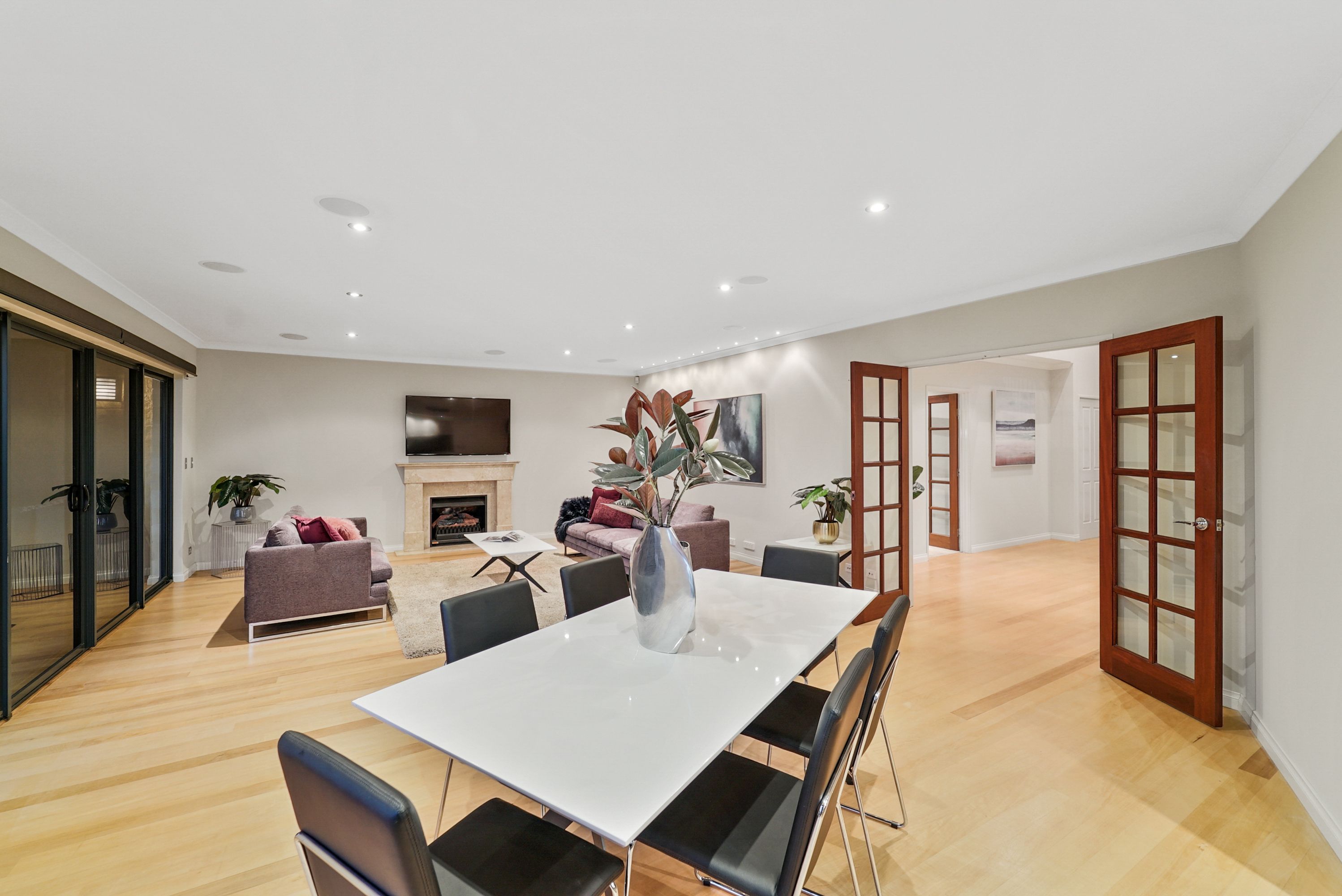 91 Roselea Boulevard, Stirling - Thumbnail 3