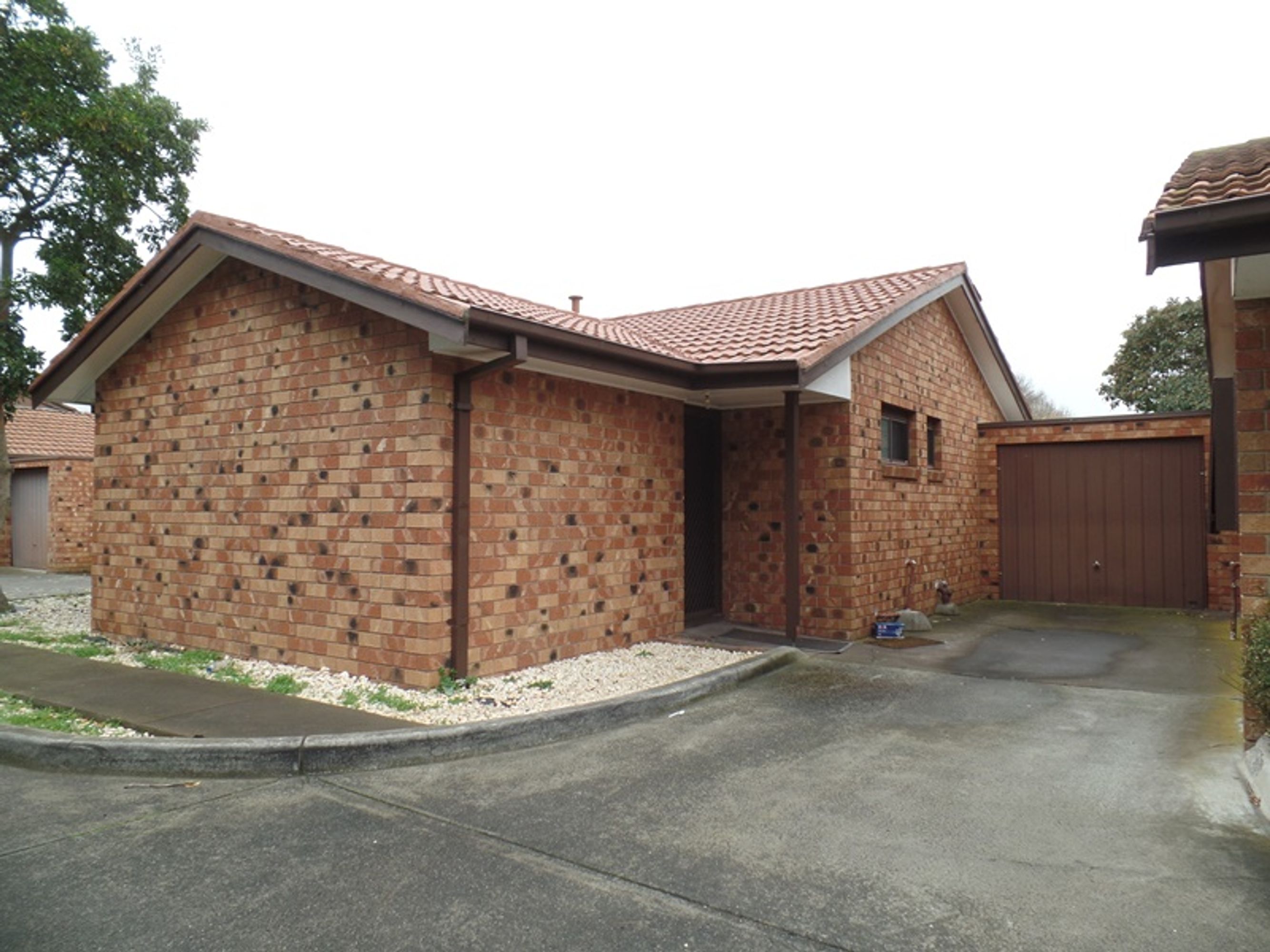 8/410 Springvale Road