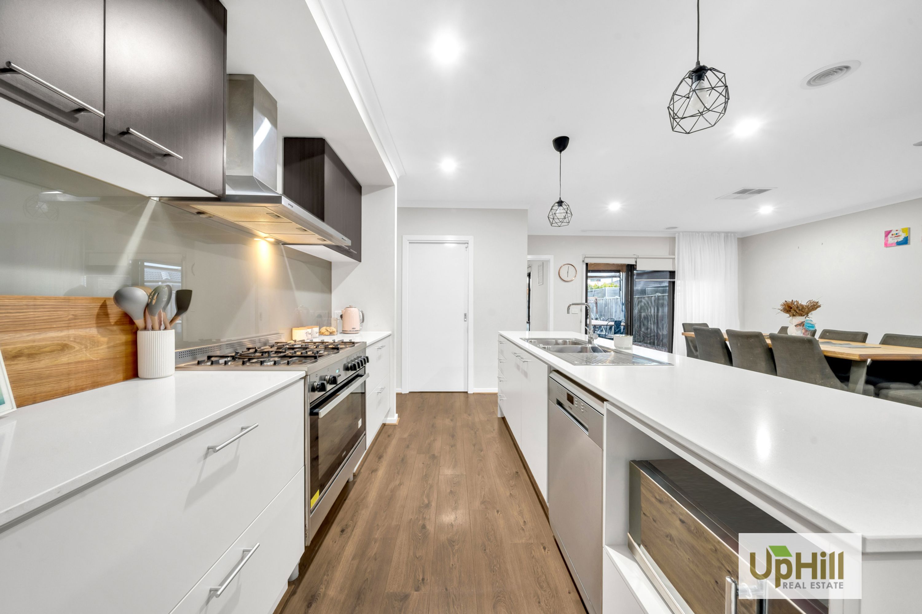 4 Bazadaise Drive, Clyde North - Thumbnail 8