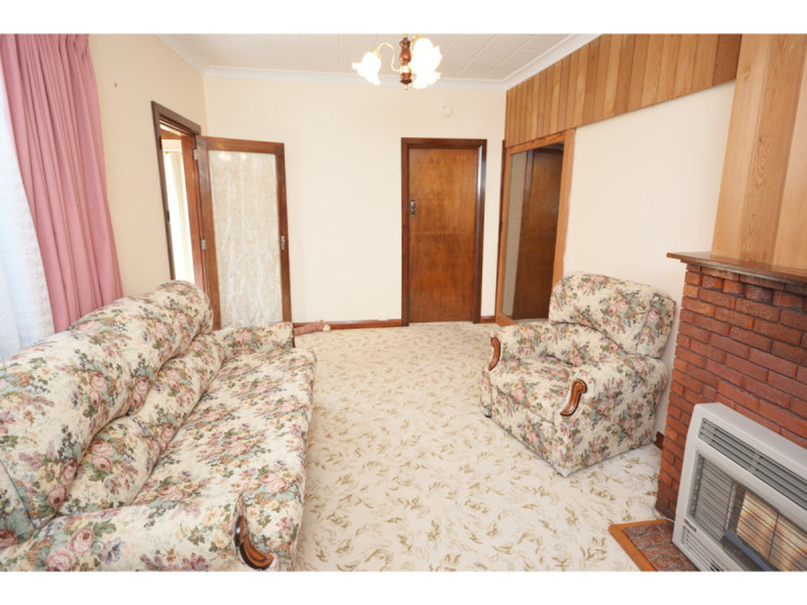 165 Hat Hill Road, Blackheath - Thumbnail 2