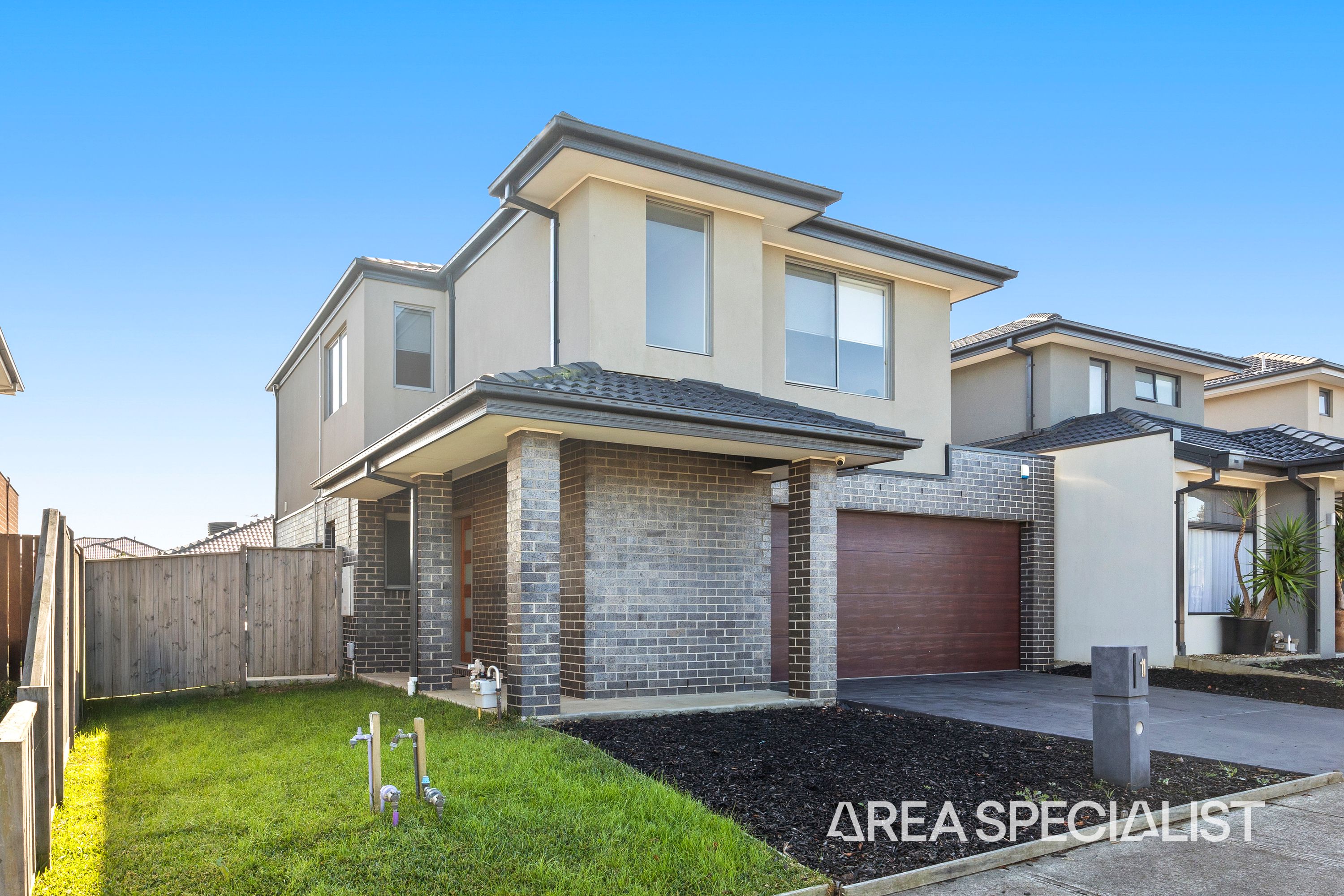 1 Moroak Crescent, Clyde North - Thumbnail 2