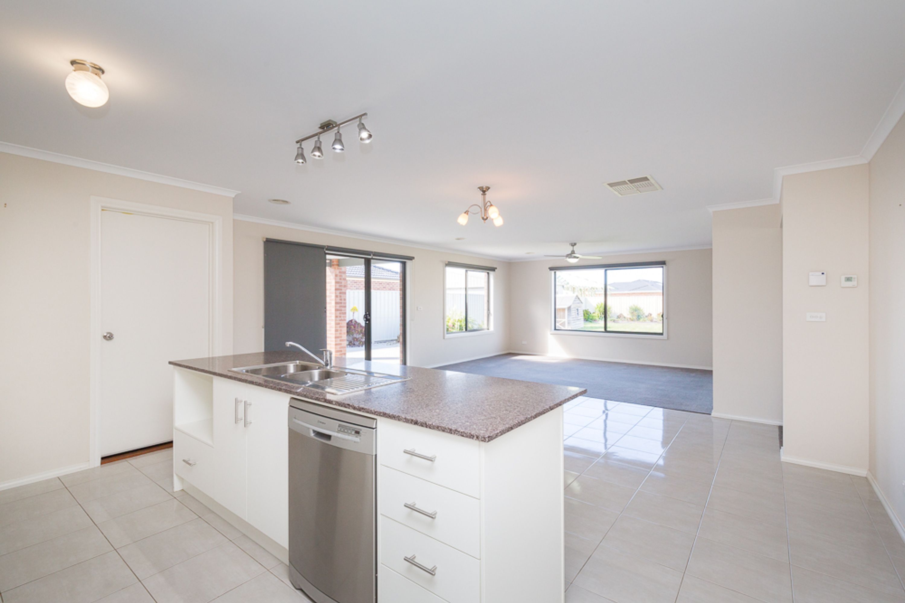 15 Thornley Street, Horsham VIC 3400, Horsham - Thumbnail 2