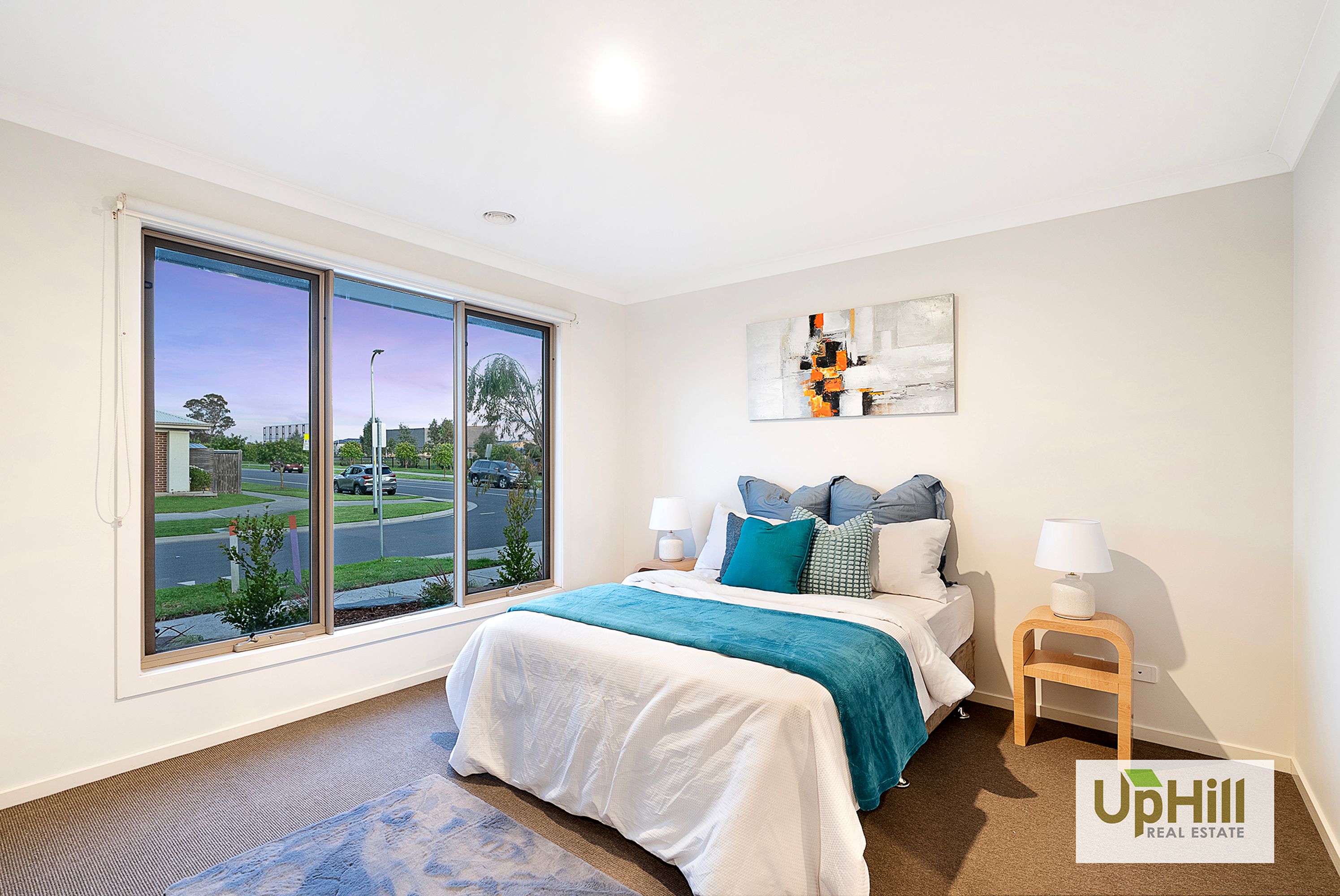 42 Merrin Circuit, Clyde North - Thumbnail 4