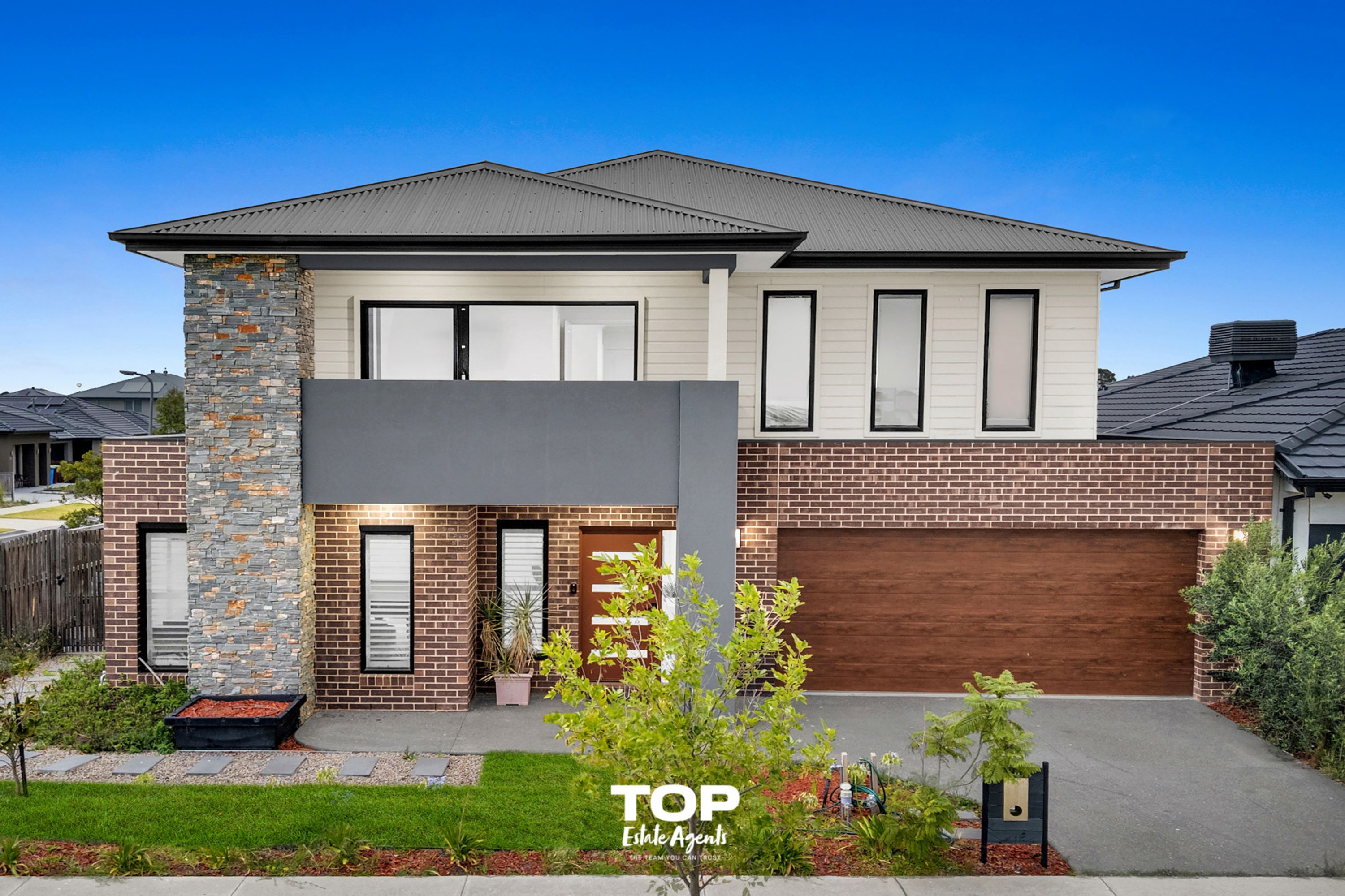 8 Lensing Street, Clyde North - Thumbnail 2