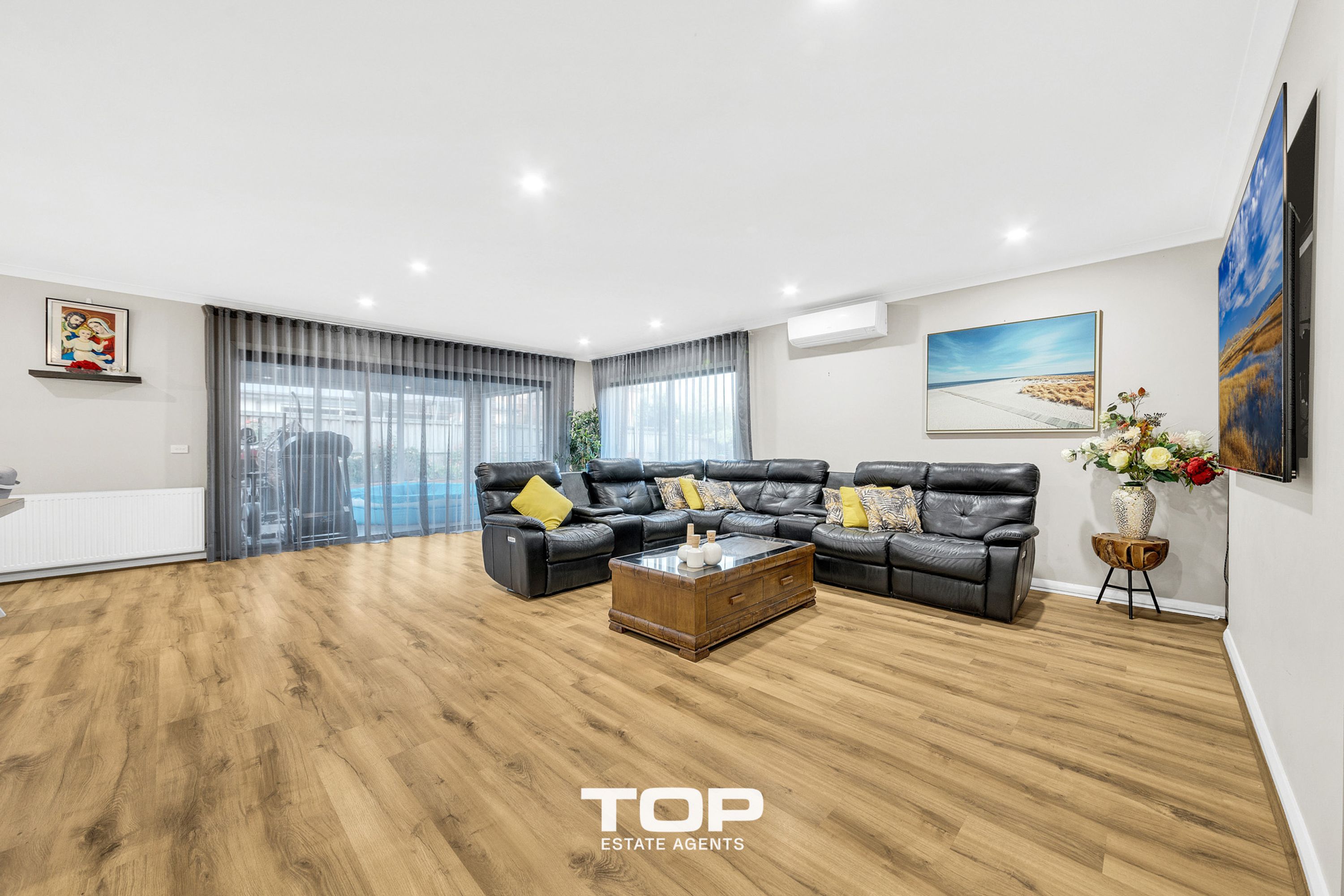15 Raeburn Drive, Clyde North - Thumbnail 6