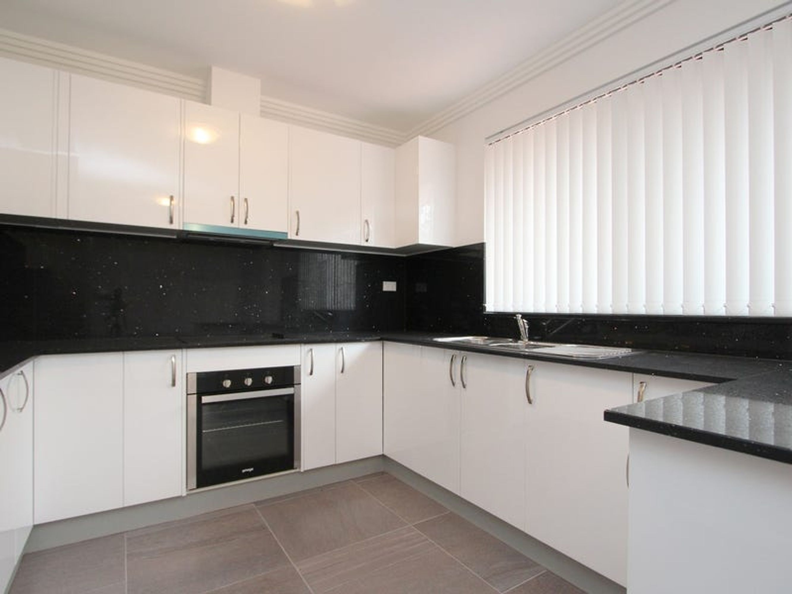3/22 Chiswick Road, Greenacre, NSW 2190, Greenacre - Thumbnail 2