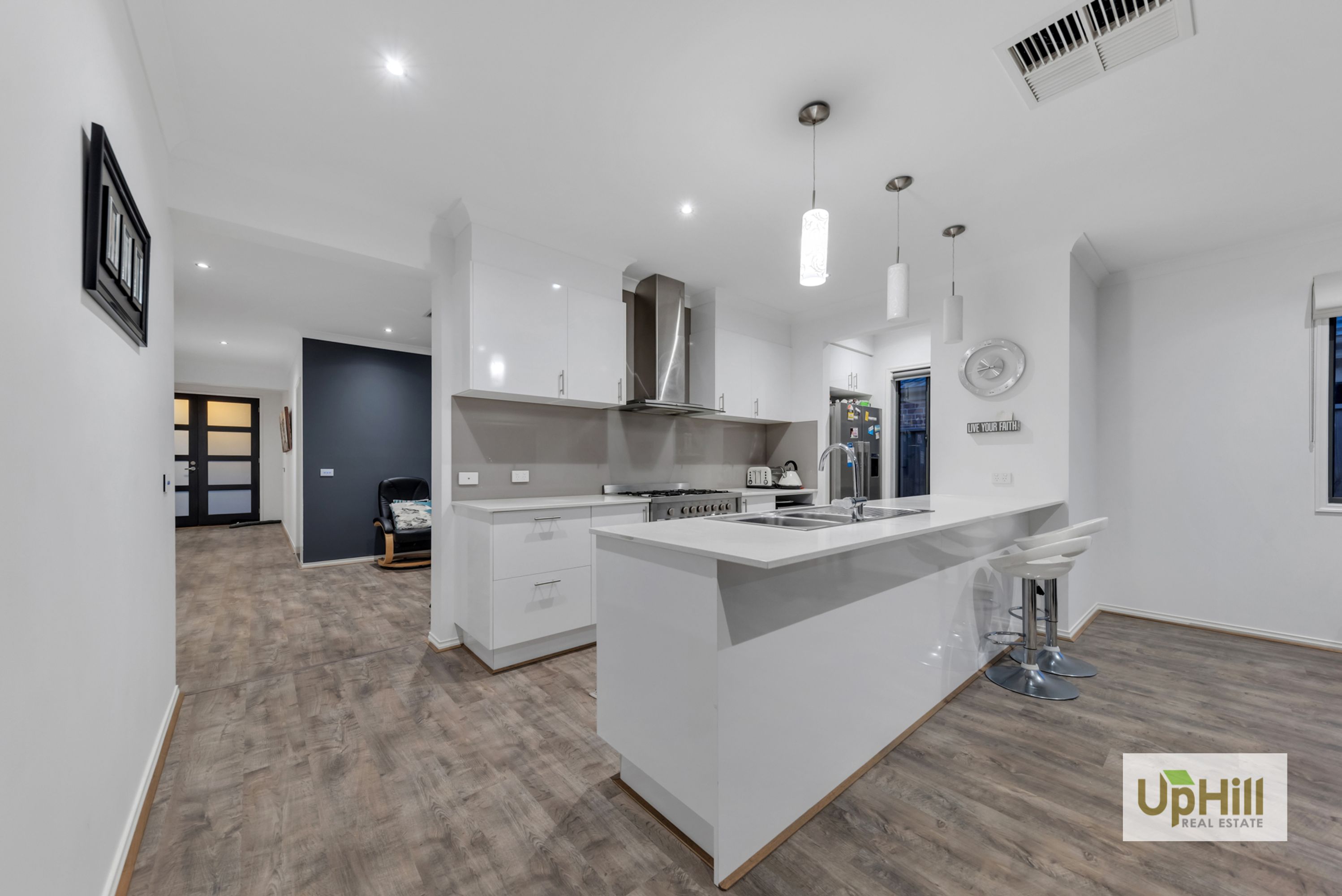 6 Roskopp Avenue, Clyde North - Thumbnail 4