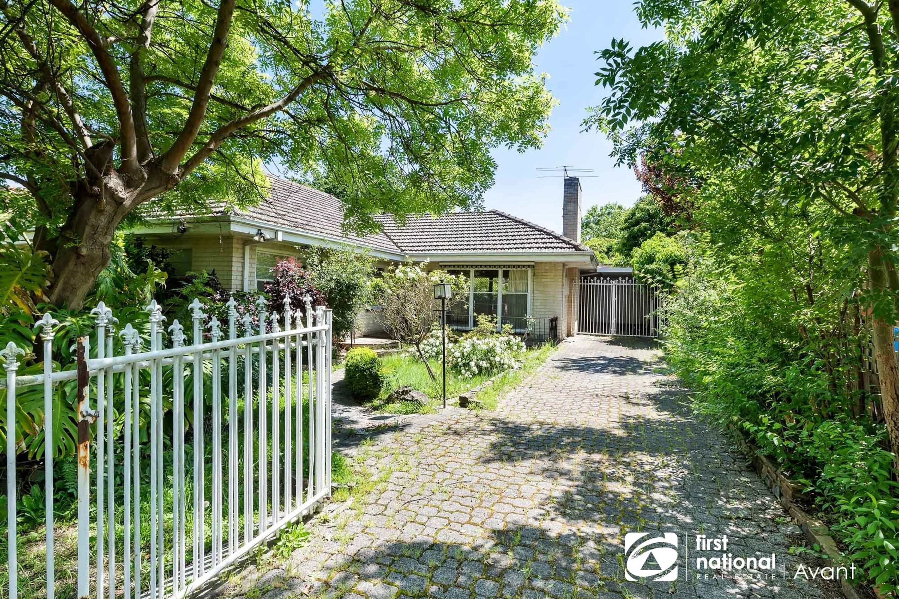 14 Buchanan Avenue, Balwyn North - Thumbnail 2