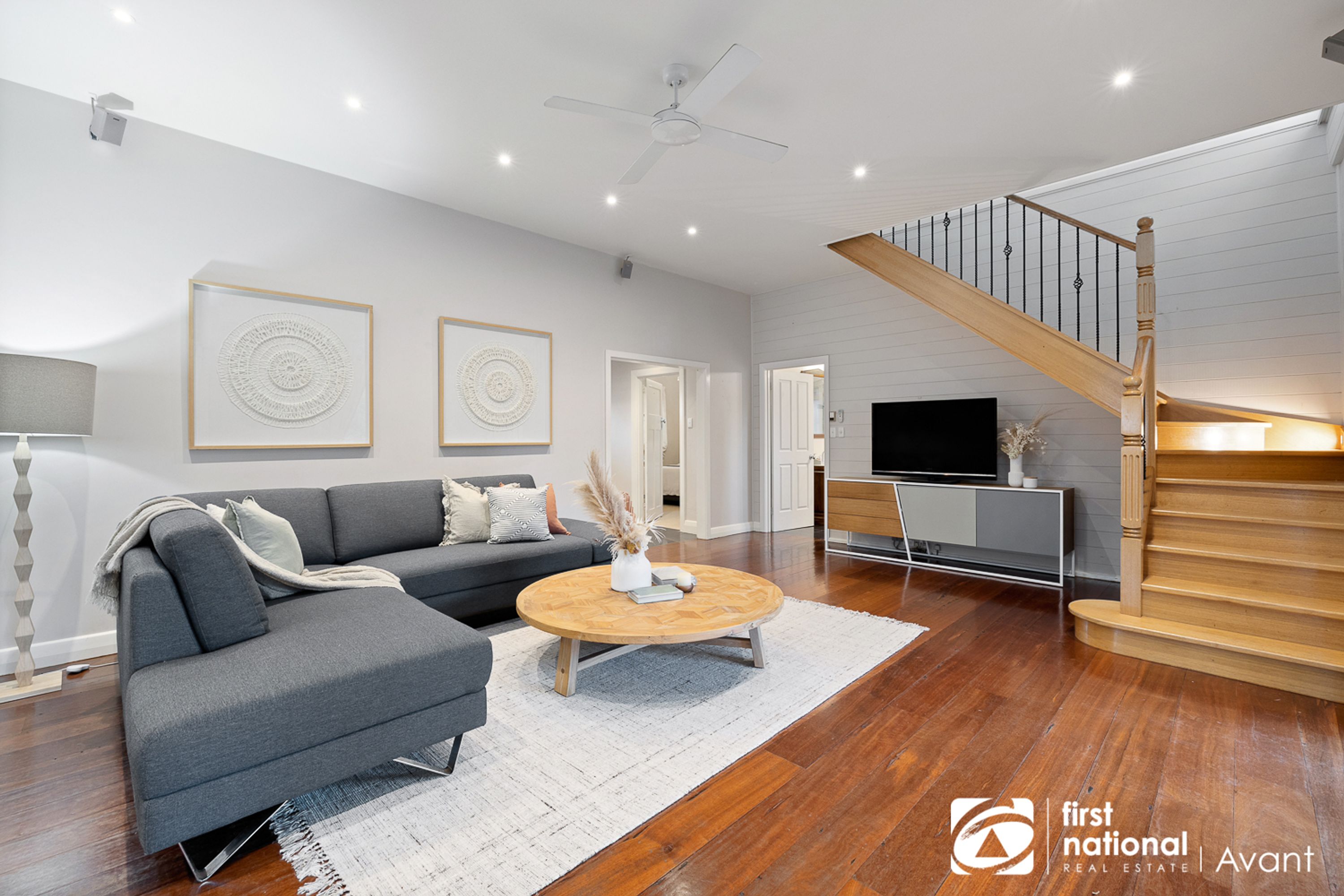 42 Whitehorse Road, Blackburn - Thumbnail 4