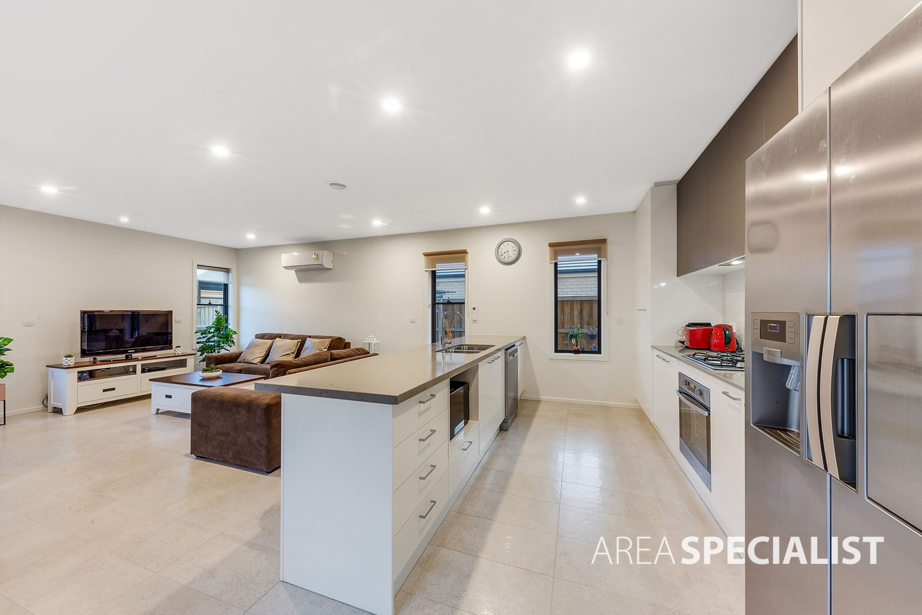 38 Galveston Avenue, Fraser Rise VIC 3336, Fraser Rise - Thumbnail 4