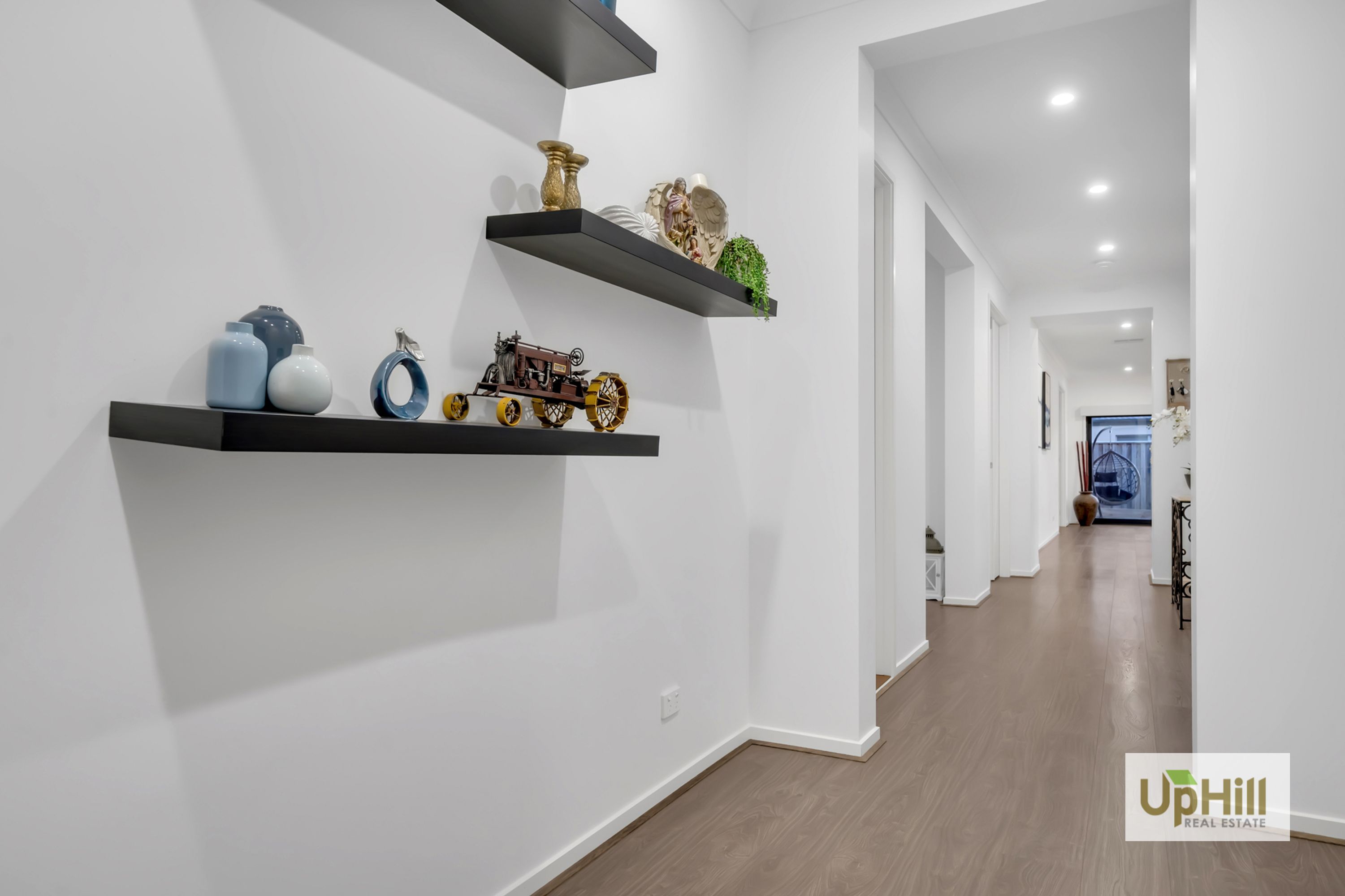 16 Bazadaise Drive, Clyde North - Thumbnail 3