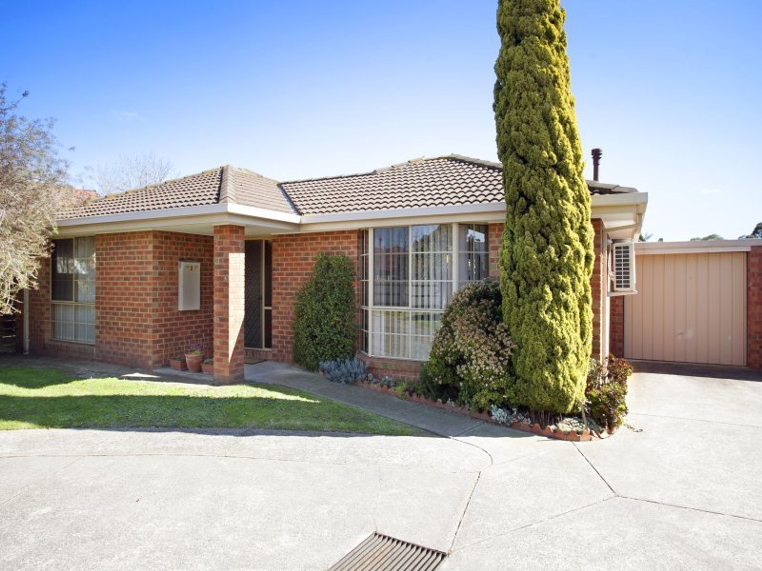 2/37 Hillcrest Grove